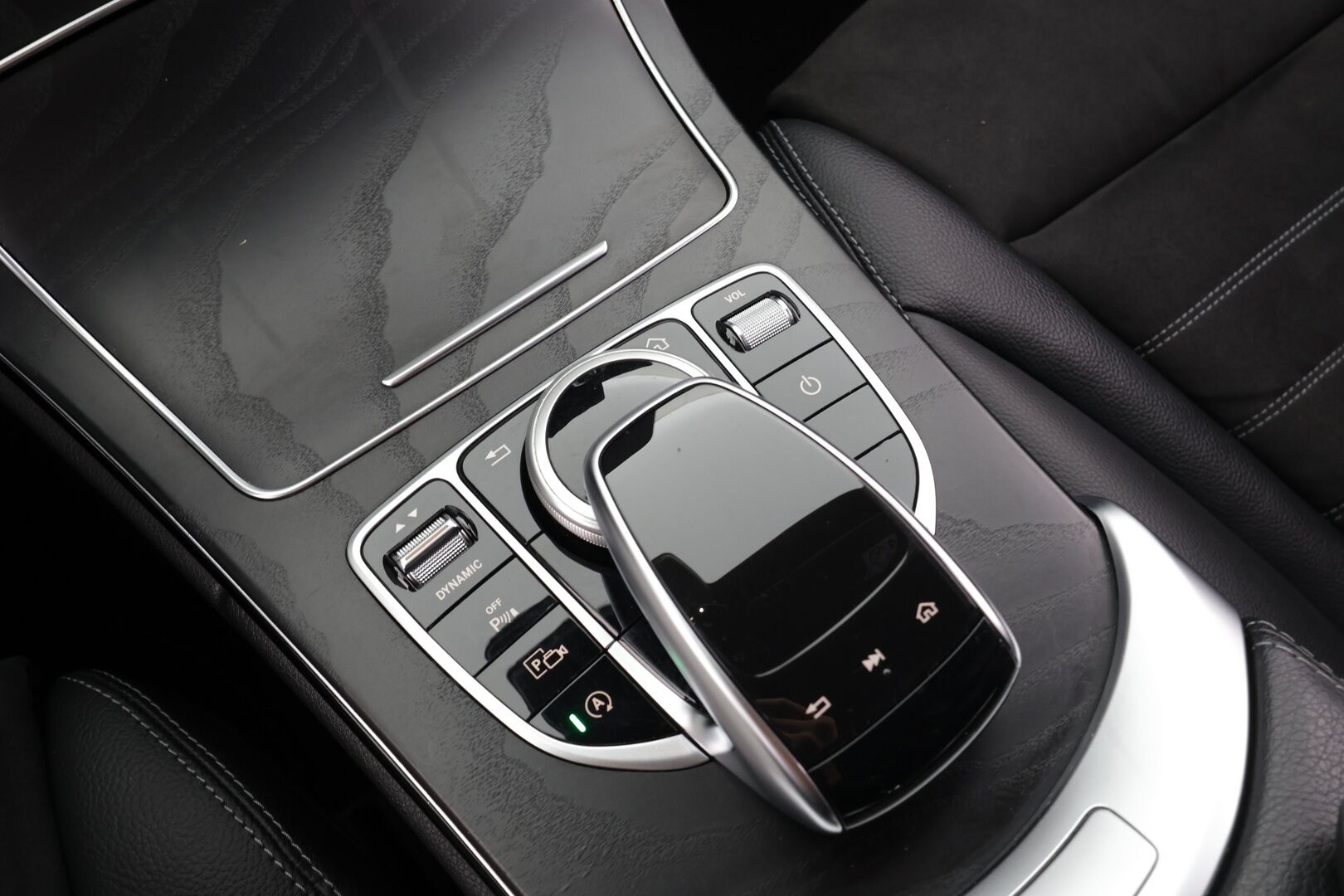 Mercedes-Benz C 2019 220 d 4Matic T A Business AMG * Vakkari / P.kamera / Multibeam / Navi / Koukku / Sporttipenkit * - Suomi-auto / Kahdet renkaat aluvanteilla 