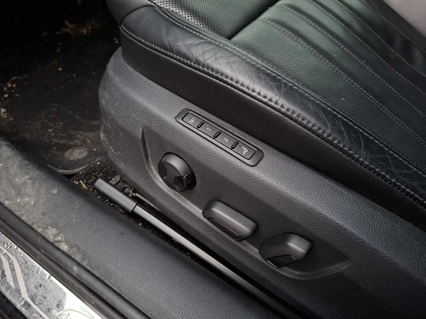 Skoda Superb 2018 1,8 TSI L&K BusinessLine DSG Autom. * Webasto / Vetokoukku / Canton / ACC / Ilmastoidut ja hierovat penkit / Panorama * - HULLUT VÄLIPÄIVÄT KORKOTARJOUS 2,49%