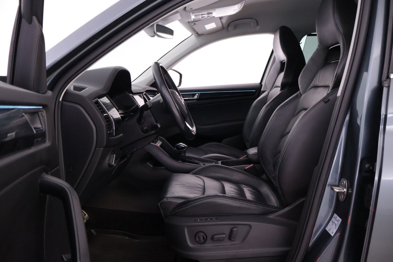 Skoda Kodiaq 2018 2,0 TSI 4x4 Style DSG Autom. - | Webasto | ACC | Canton | 7-paik. | P-Kamera | S-Koukku | LED | Muistinahat | Juuri huollettu ja leimattu | 
