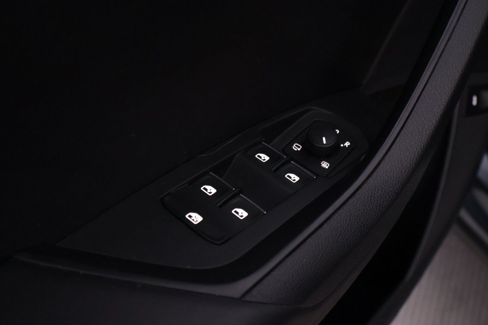 Skoda Kodiaq 2018 2,0 TSI 4x4 Style DSG Autom. - | Webasto | ACC | Canton | 7-paik. | P-Kamera | S-Koukku | LED | Muistinahat | Juuri huollettu ja leimattu | 