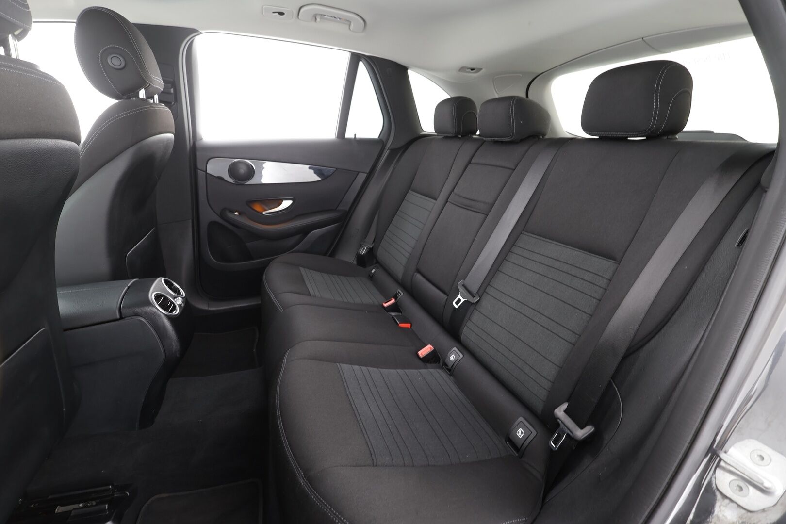 Mercedes-Benz GLC 2020 300 e 4MATIC A Business EQ Power - Distronic pro | Koukku | P.kamera | Sporttipenkit | Navi | LED | Facelift | Suomiauto | Juuri huollettu