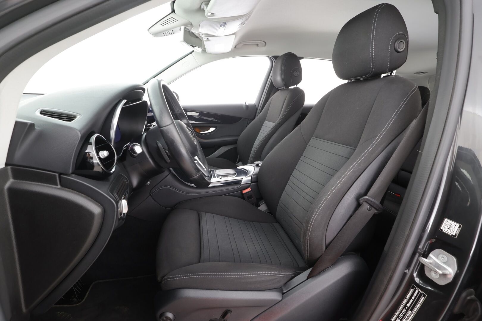 Mercedes-Benz GLC 2020 300 e 4MATIC A Business EQ Power - Distronic pro | Koukku | P.kamera | Sporttipenkit | Navi | LED | Facelift | Suomiauto | Juuri huollettu