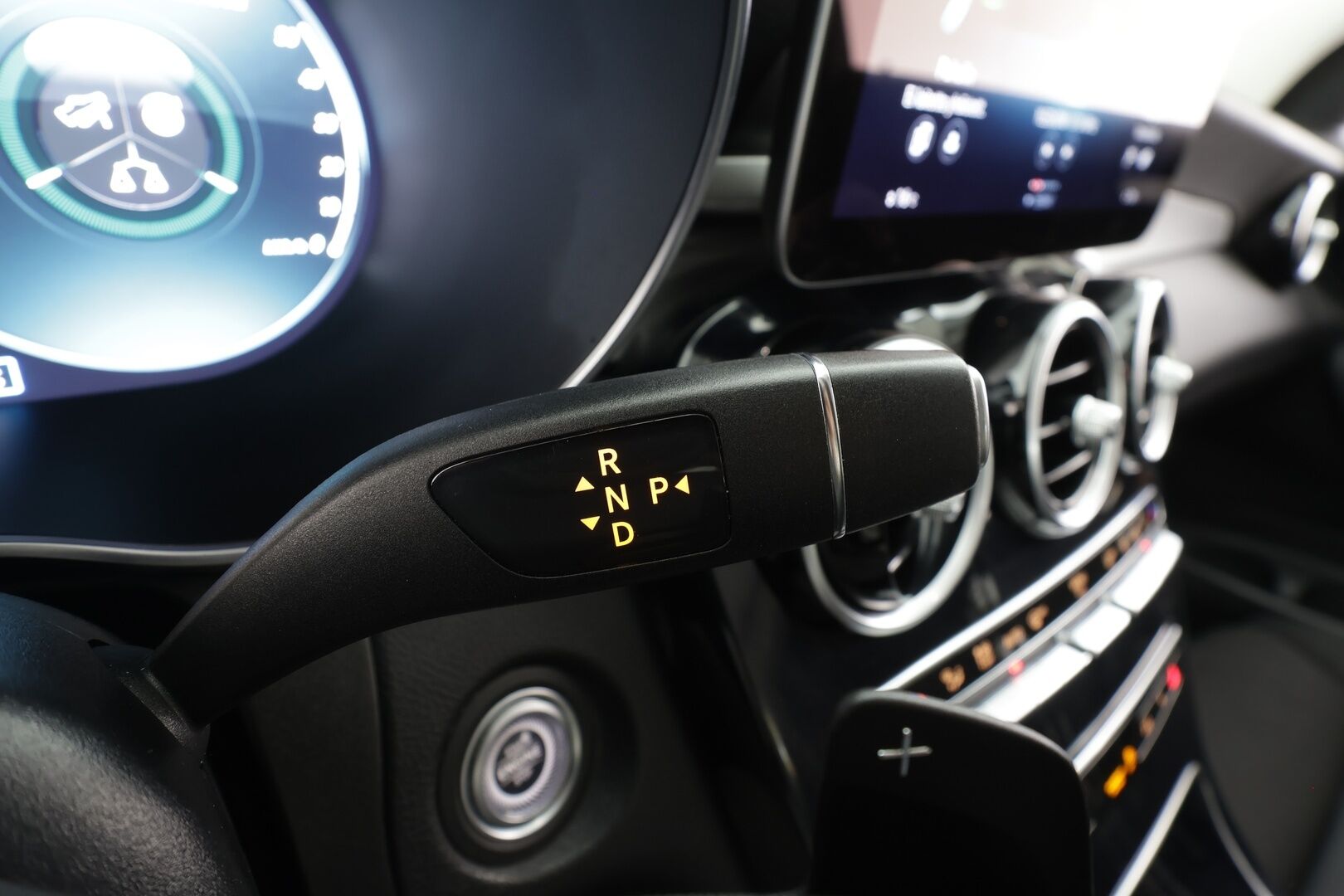 Mercedes-Benz GLC 2020 300 e 4MATIC A Business EQ Power - Distronic pro | Koukku | P.kamera | Sporttipenkit | Navi | LED | Facelift | Suomiauto | Juuri huollettu