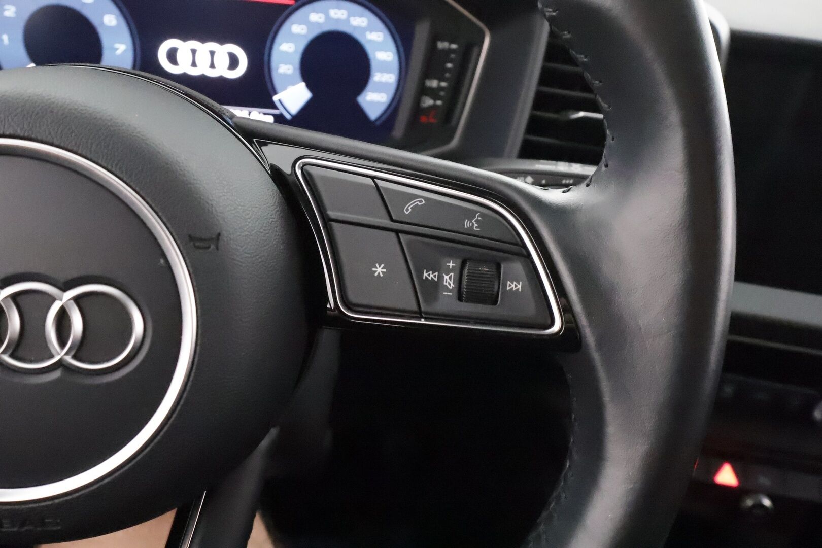 Audi A1 2020 citycarver Business 30 TFSI S-tronic - | ACC | Lohko | P.Kamera | LED | Digimittaristo | Bluetooth | Kahdet renkaat |
