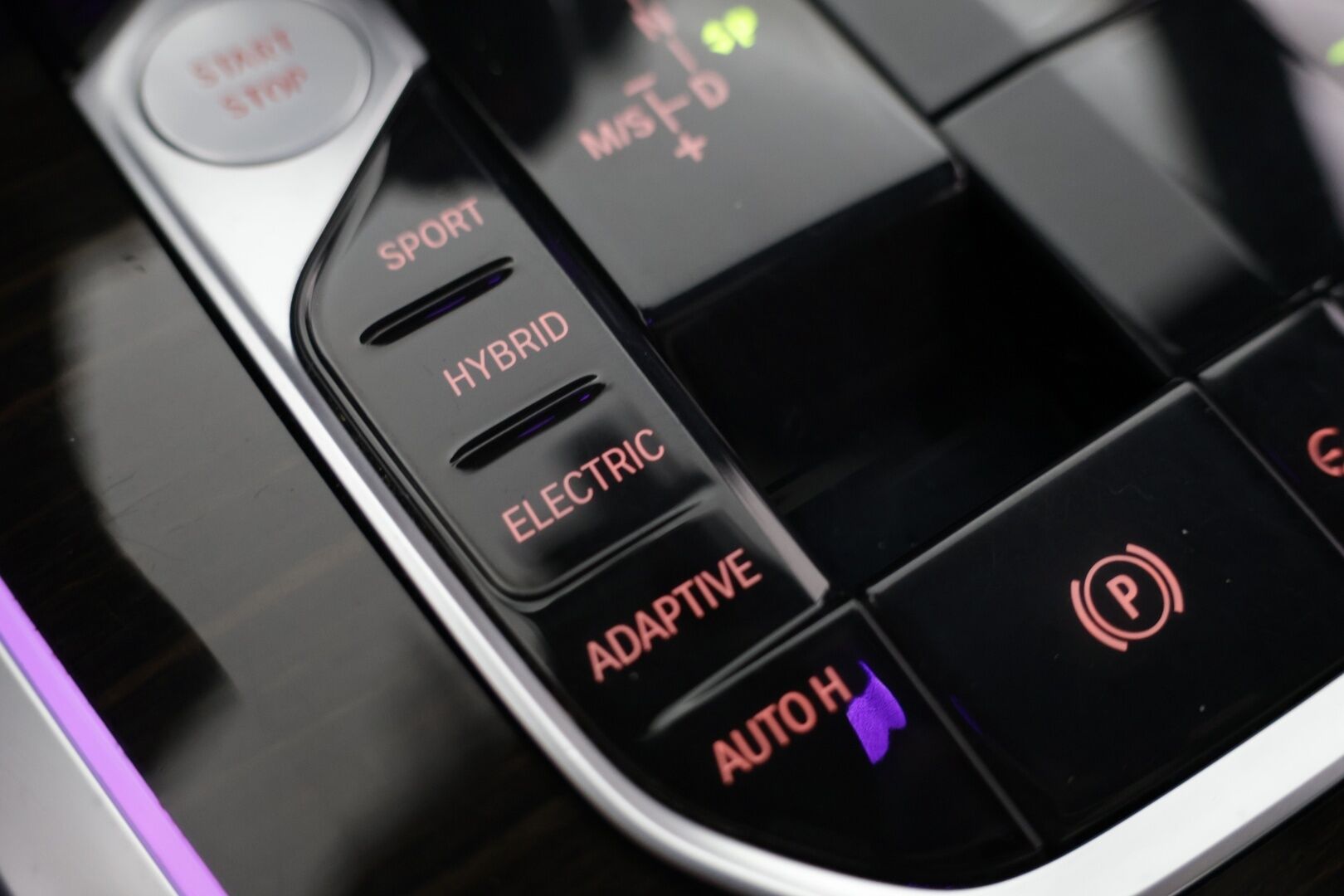 BMW X5 2020 G05 xDrive45e A M-Sport Individual ** ACC / H/K / Laser / Ilmastoidut Muistinahat / 360° / HUD / Panorama / Koukku / Ilma-alusta - ** Suomi-auto / 4-alue ilmastointi / Merino-nahat ** - HULLUT AVAJAISHULINAT KORKOTARJOUS 3,29 %