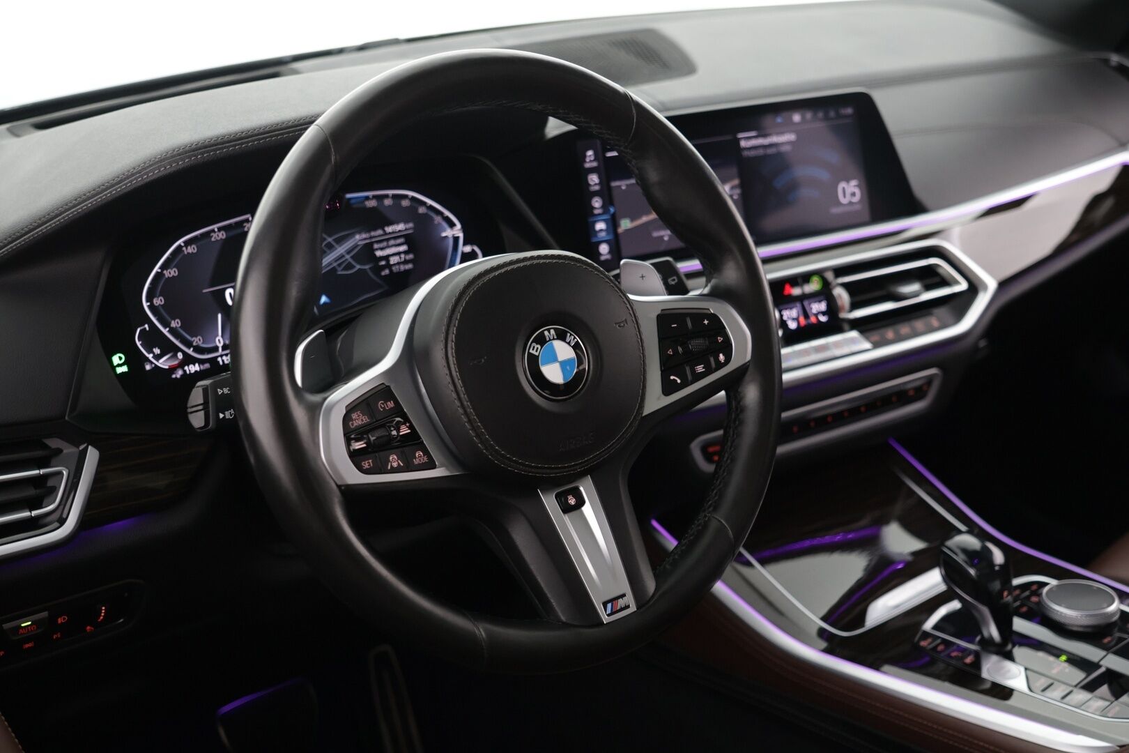 BMW X5 2020 G05 xDrive45e A M-Sport Individual ** ACC / H/K / Laser / Ilmastoidut Muistinahat / 360° / HUD / Panorama / Koukku / Ilma-alusta - ** Suomi-auto / 4-alue ilmastointi / Merino-nahat ** - HULLUT AVAJAISHULINAT KORKOTARJOUS 3,29 %