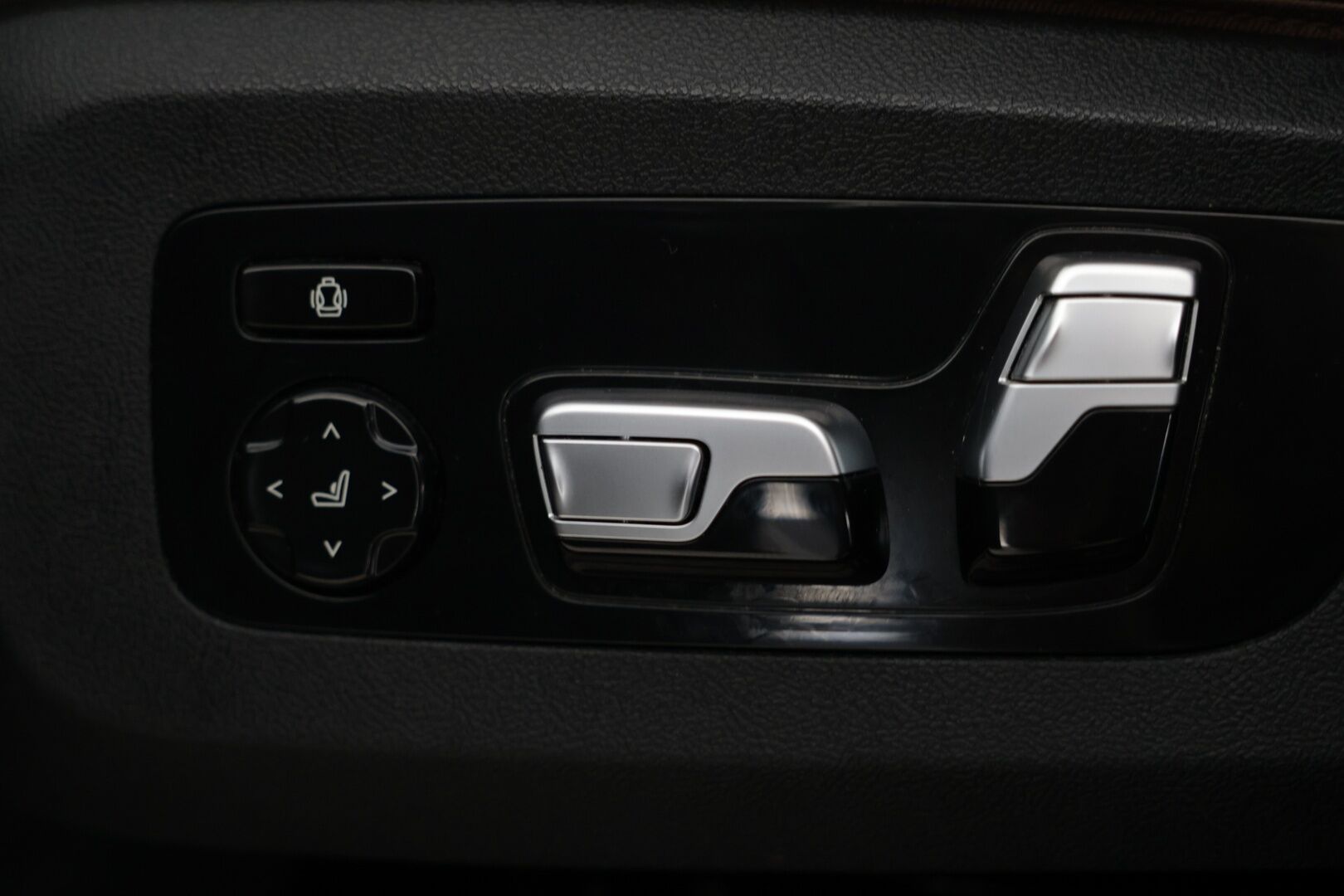 BMW X5 2020 G05 xDrive45e A M-Sport Individual ** ACC / H/K / Laser / Ilmastoidut Muistinahat / 360° / HUD / Panorama / Koukku / Ilma-alusta - ** Suomi-auto / 4-alue ilmastointi / Merino-nahat ** - HULLUT AVAJAISHULINAT KORKOTARJOUS 3,29 %