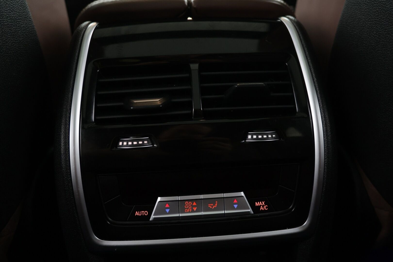 BMW X5 2020 G05 xDrive45e A M-Sport Individual ** ACC / H/K / Laser / Ilmastoidut Muistinahat / 360° / HUD / Panorama / Koukku / Ilma-alusta - ** Suomi-auto / 4-alue ilmastointi / Merino-nahat ** - HULLUT AVAJAISHULINAT KORKOTARJOUS 3,29 %