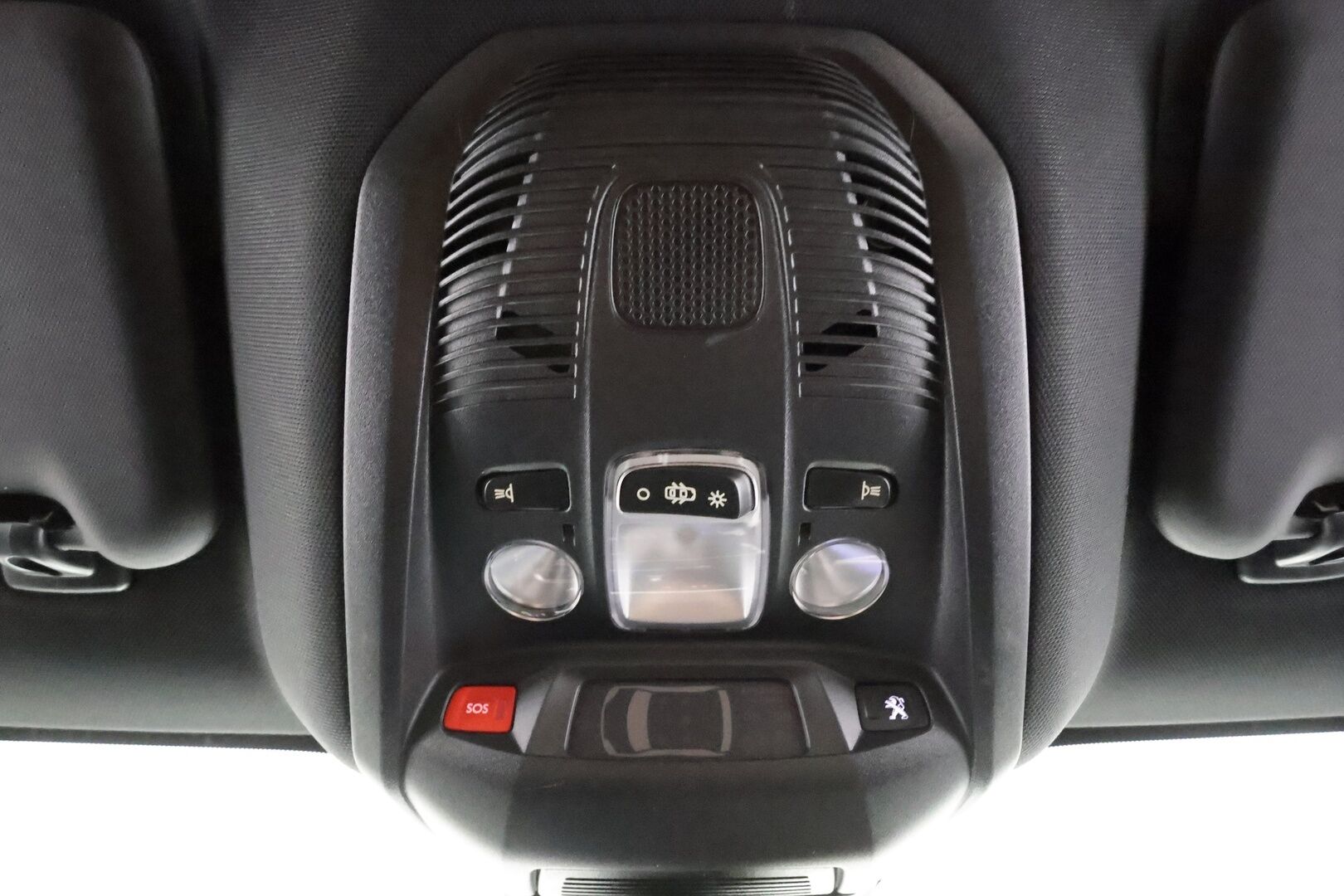 Peugeot 3008 2020 GT Hybrid4 300 EAT8-automaatti * Lisälämmitin / Koukku / ACC / Full-LED / P.Kamera / Navi / Kaistavahti * - 1-om suomi-auto / Kahdet renkaat aluvanteilla / Merkkihuollot - HULLUT AVAJAISHULINAT KORKOTARJOUS 3,29 %