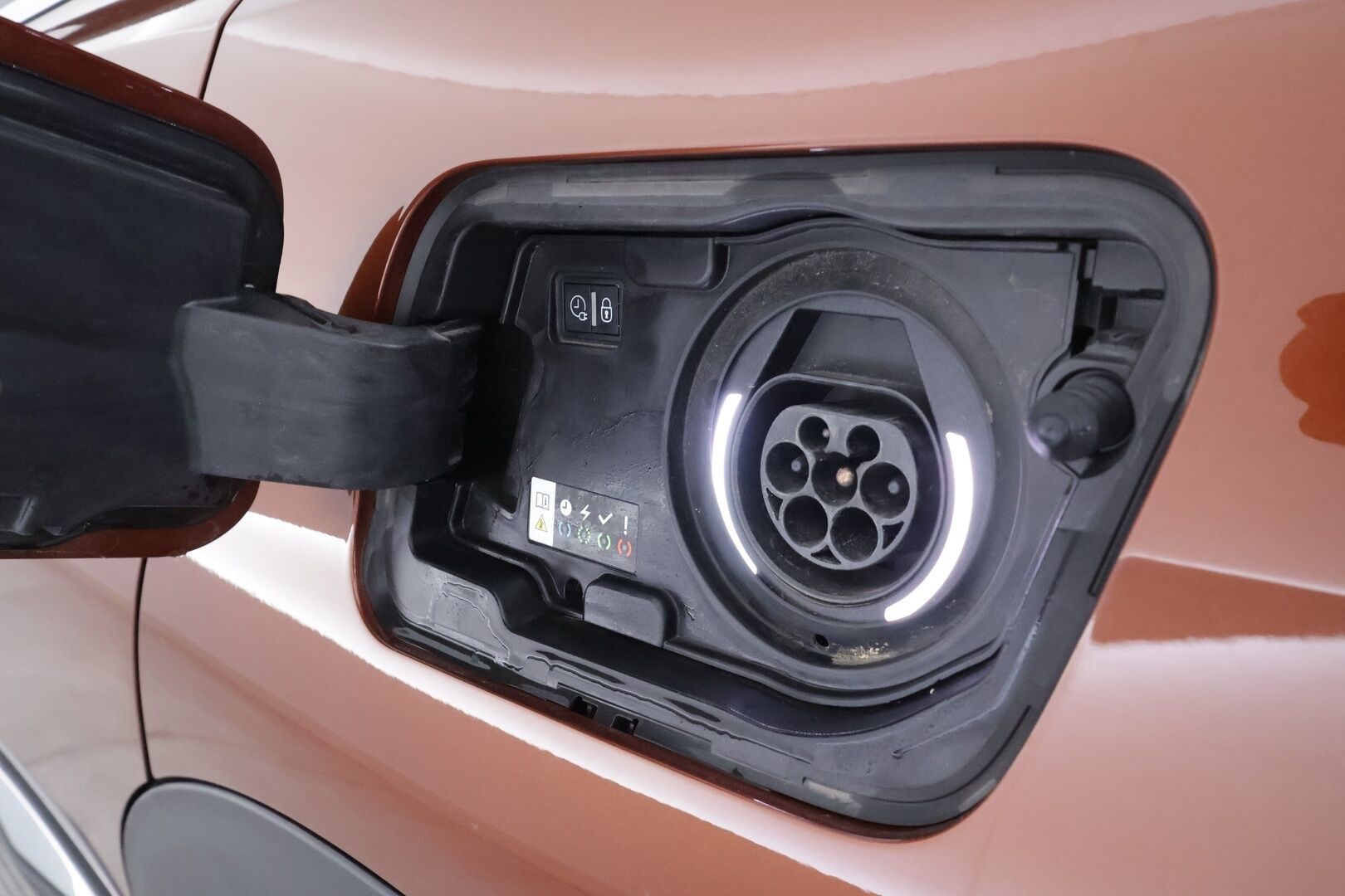 Peugeot 3008 2020 GT Hybrid4 300 EAT8-automaatti * Lisälämmitin / Koukku / ACC / Full-LED / P.Kamera / Navi / Kaistavahti * - 1-om suomi-auto / Kahdet renkaat aluvanteilla / Merkkihuollot - HULLUT AVAJAISHULINAT KORKOTARJOUS 3,29 %