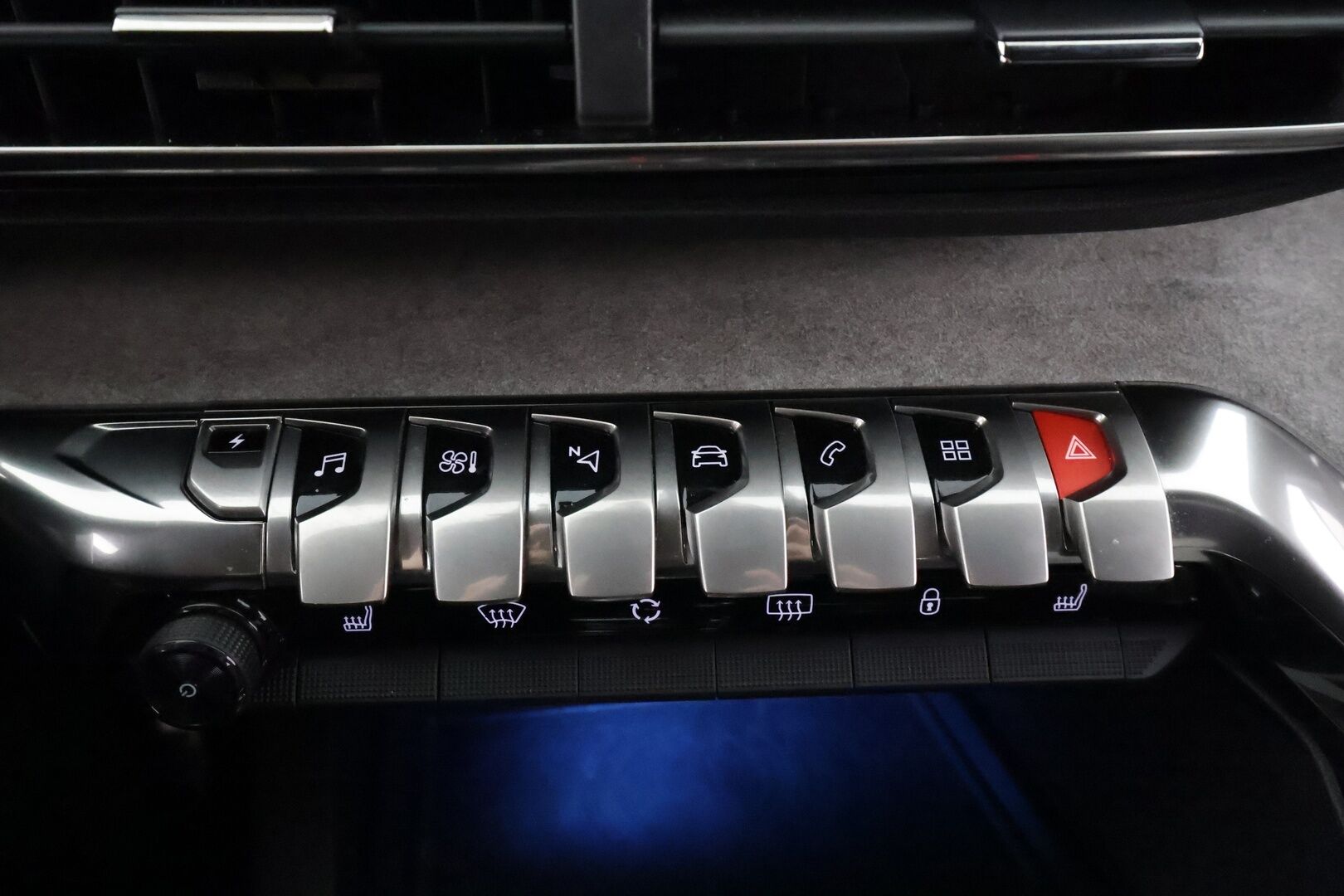 Peugeot 3008 2020 GT Hybrid4 300 EAT8-automaatti * Lisälämmitin / Koukku / ACC / Full-LED / P.Kamera / Navi / Kaistavahti * - 1-om suomi-auto / Kahdet renkaat aluvanteilla / Merkkihuollot - HULLUT AVAJAISHULINAT KORKOTARJOUS 3,29 %