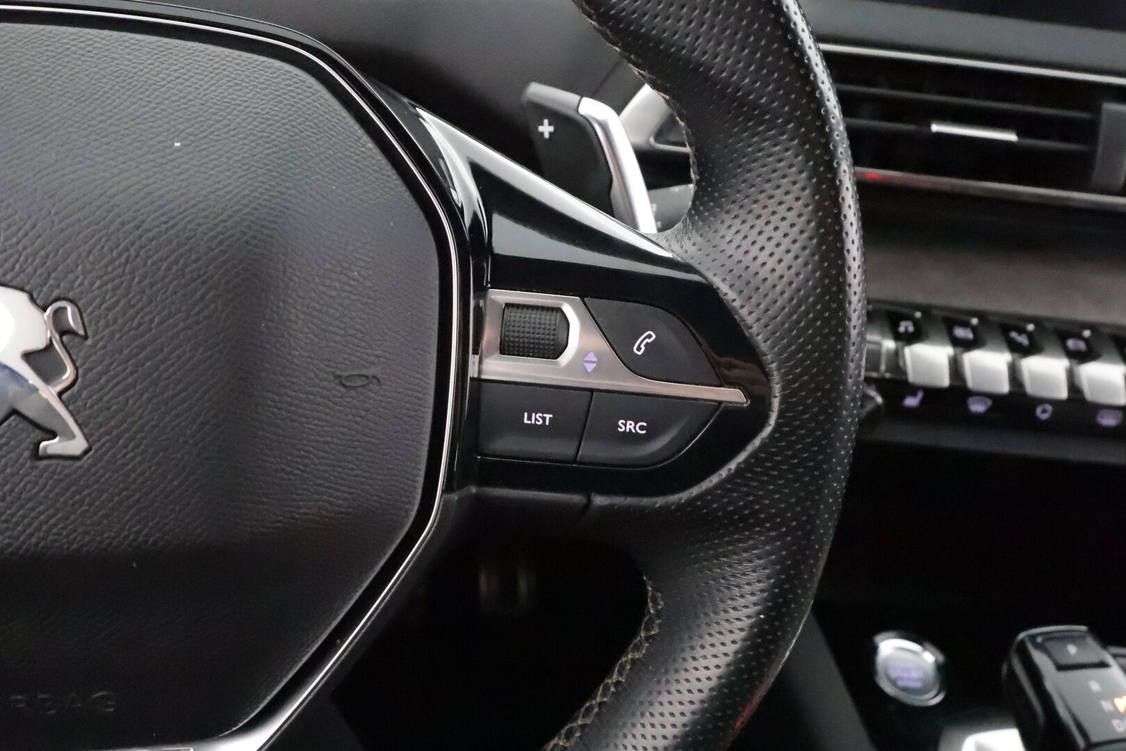 Peugeot 3008 2020 GT Hybrid4 300 EAT8-automaatti * Lisälämmitin / Koukku / ACC / Full-LED / P.Kamera / Navi / Kaistavahti * - 1-om suomi-auto / Kahdet renkaat aluvanteilla / Merkkihuollot - HULLUT AVAJAISHULINAT KORKOTARJOUS 3,29 %