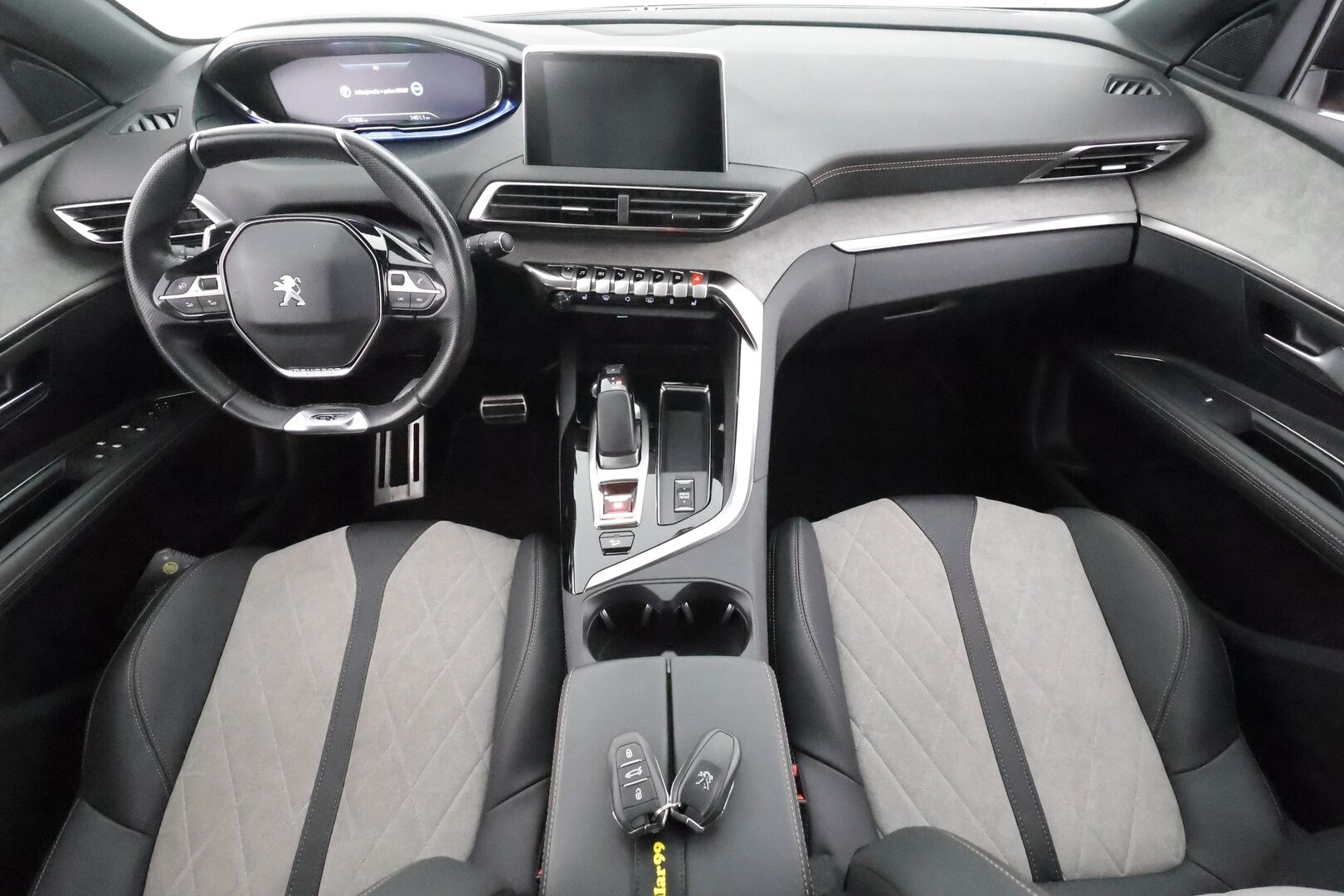 Peugeot 3008 2020 GT Hybrid4 300 EAT8-automaatti * Lisälämmitin / Koukku / ACC / Full-LED / P.Kamera / Navi / Kaistavahti * - 1-om suomi-auto / Kahdet renkaat aluvanteilla / Merkkihuollot - HULLUT AVAJAISHULINAT KORKOTARJOUS 3,29 %