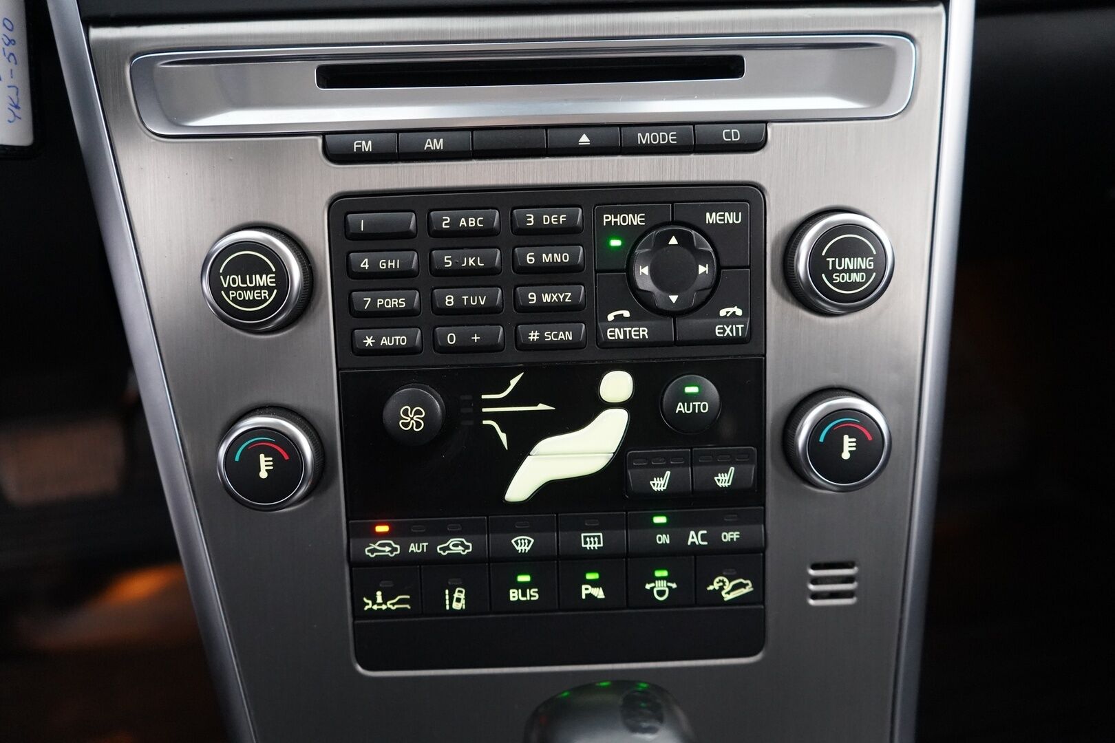 Volvo XC60 2009 D5 AWD Summum aut - ACC | Webasto | Koukku | Keyless | Nahkasisusta | BLIS | Muistipenkki | Katsastus 03/26 | Jakohihna 05/26