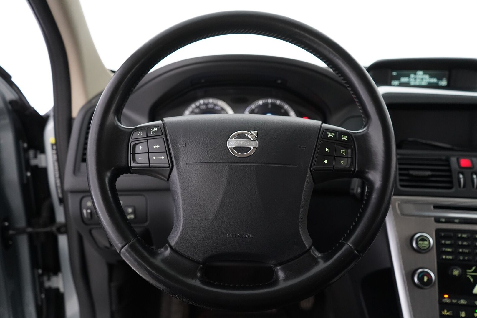 Volvo XC60 2009 D5 AWD Summum aut - ACC | Webasto | Koukku | Keyless | Nahkasisusta | BLIS | Muistipenkki | Katsastus 03/26 | Jakohihna 05/26