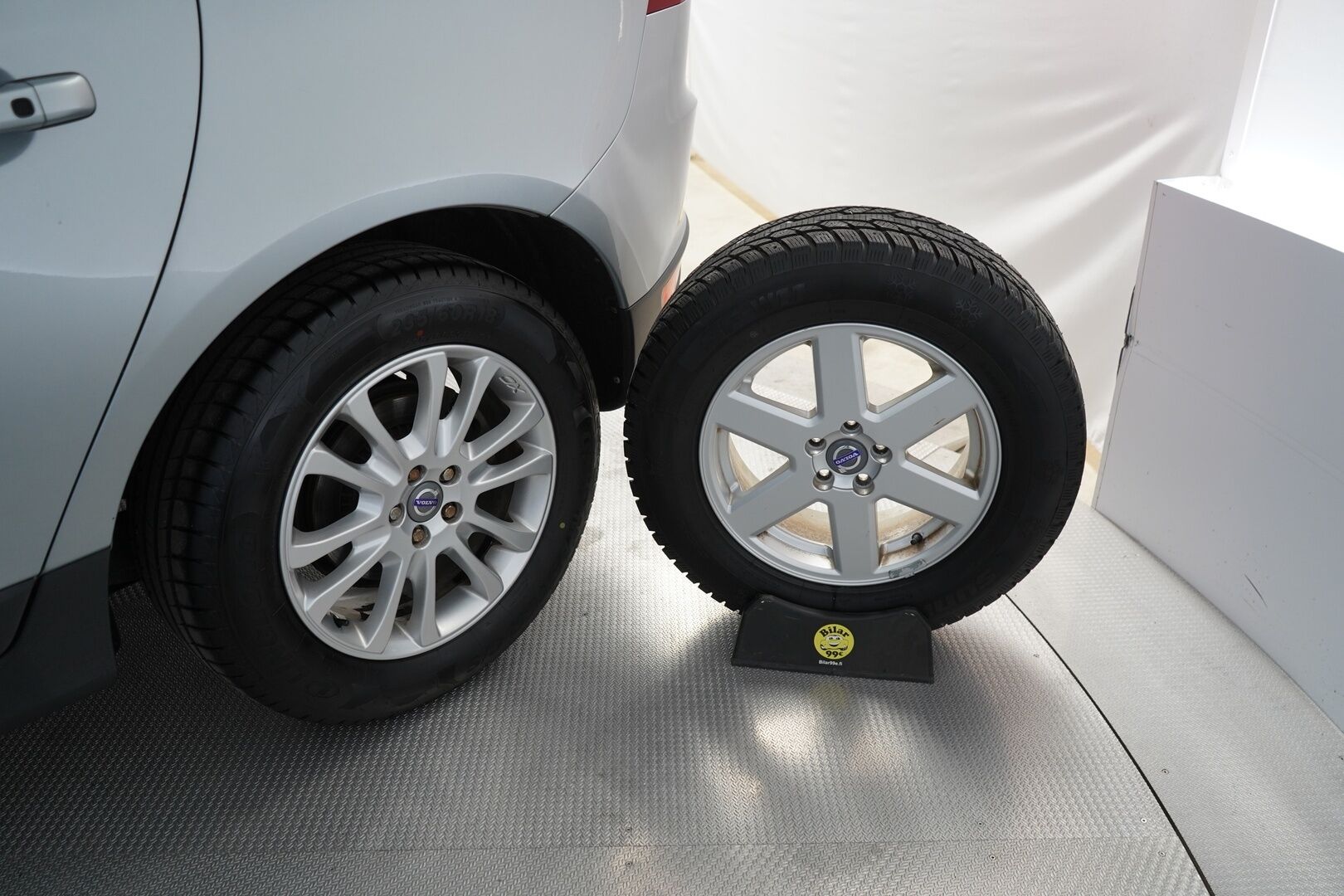 Volvo XC60 2009 D5 AWD Summum aut - ACC | Webasto | Koukku | Keyless | Nahkasisusta | BLIS | Muistipenkki | Katsastus 03/26 | Jakohihna 05/26