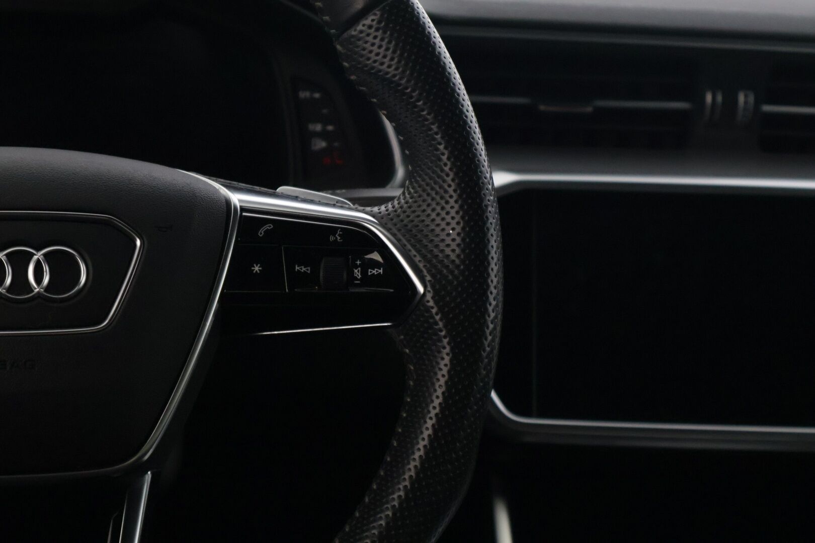 Audi A7 2020 Business Sport 55 TFSI e quattro S tronic S-Line - | ACC | Sähkökoukku | Bang&Olufsen | Kattoluukku | 360-Kamera | Digimittaristo | Muistipenkki | Matrix LED | SOH 87,7% |