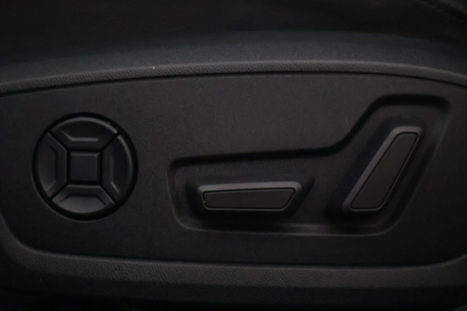 Audi A7 2020 Business Sport 55 TFSI e quattro S tronic S-Line - | ACC | Sähkökoukku | Bang&Olufsen | Kattoluukku | 360-Kamera | Digimittaristo | Muistipenkki | Matrix LED | SOH 87,7% |