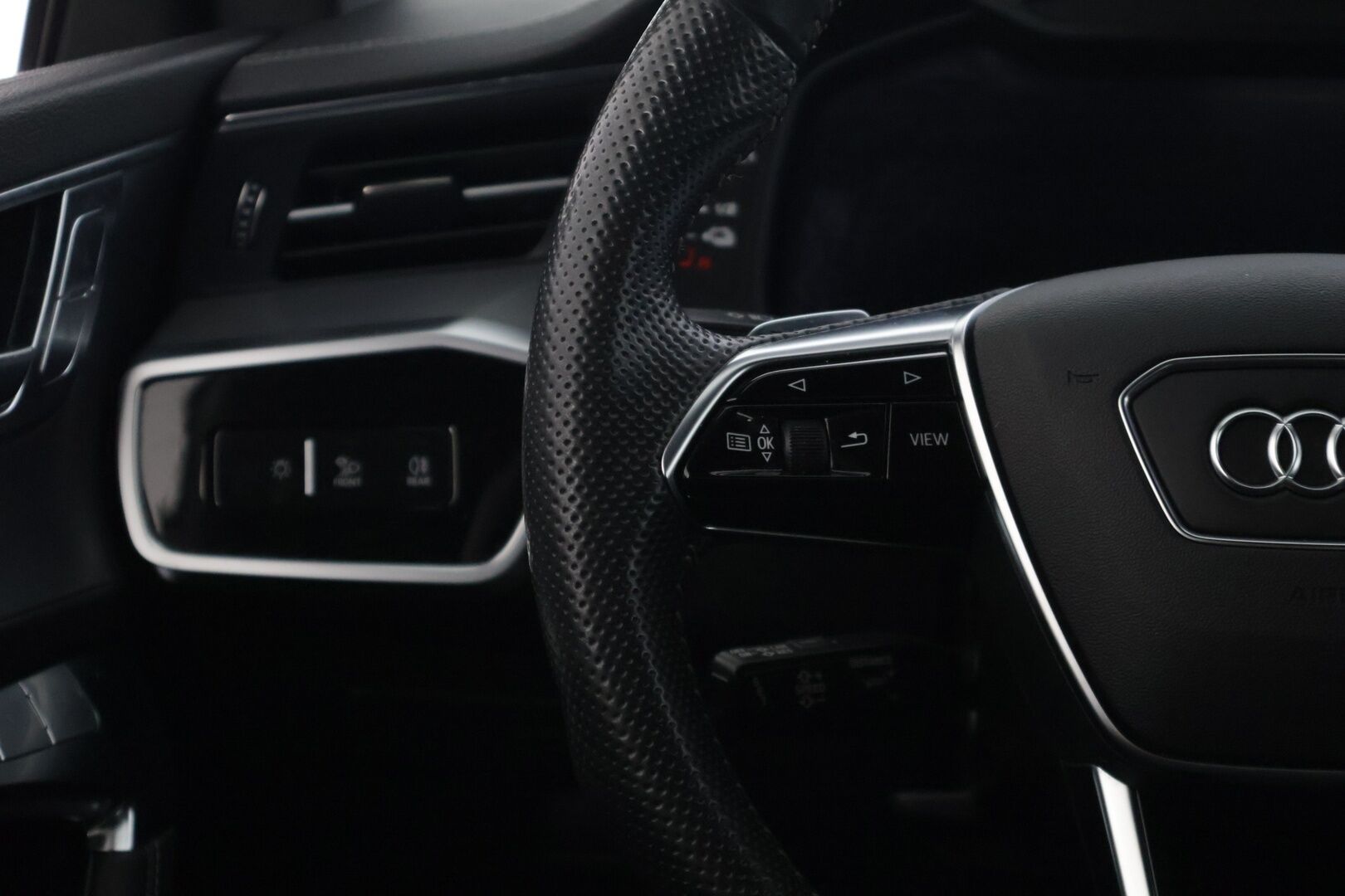 Audi A7 2020 Business Sport 55 TFSI e quattro S tronic S-Line - | ACC | Sähkökoukku | Bang&Olufsen | Kattoluukku | 360-Kamera | Digimittaristo | Muistipenkki | Matrix LED | SOH 87,7% |