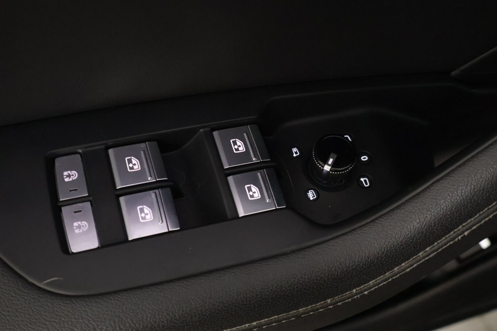 Audi A7 2020 Business Sport 55 TFSI e quattro S tronic S-Line - | ACC | Sähkökoukku | Bang&Olufsen | Kattoluukku | 360-Kamera | Digimittaristo | Muistipenkki | Matrix LED | SOH 87,7% |