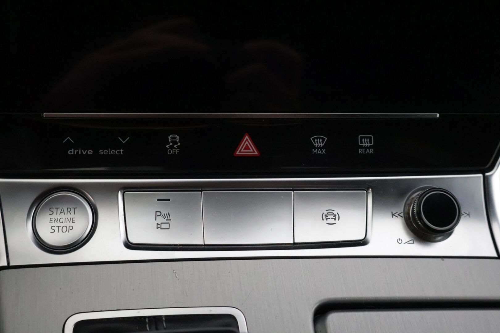 Audi A7 2020 Business Sport 55 TFSI e quattro S tronic S-Line - | ACC | Sähkökoukku | Bang&Olufsen | Kattoluukku | 360-Kamera | Digimittaristo | Muistipenkki | Matrix LED | SOH 87,7% |