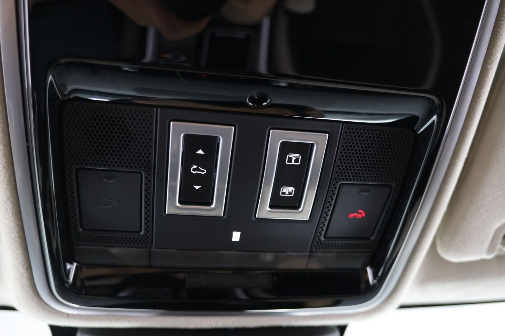 Land Rover Range Rover Sport 2020 P400e Plug-in Hybrid Autobiography Dynamic *Harvinainen Suomiauto!* - Acc / Panorama / Meridian / Webasto / Adaptive Dynamics / Hierovat ja ilmastoidut istuimet 