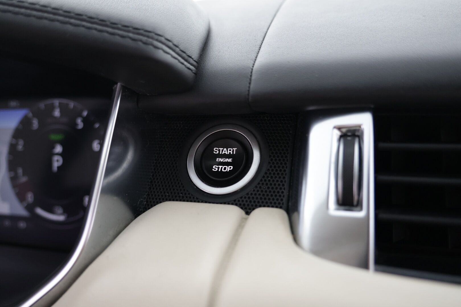 Land Rover Range Rover Sport 2020 P400e Plug-in Hybrid Autobiography Dynamic *Harvinainen Suomiauto!* - Acc / Panorama / Meridian / Webasto / Adaptive Dynamics / Hierovat ja ilmastoidut istuimet 