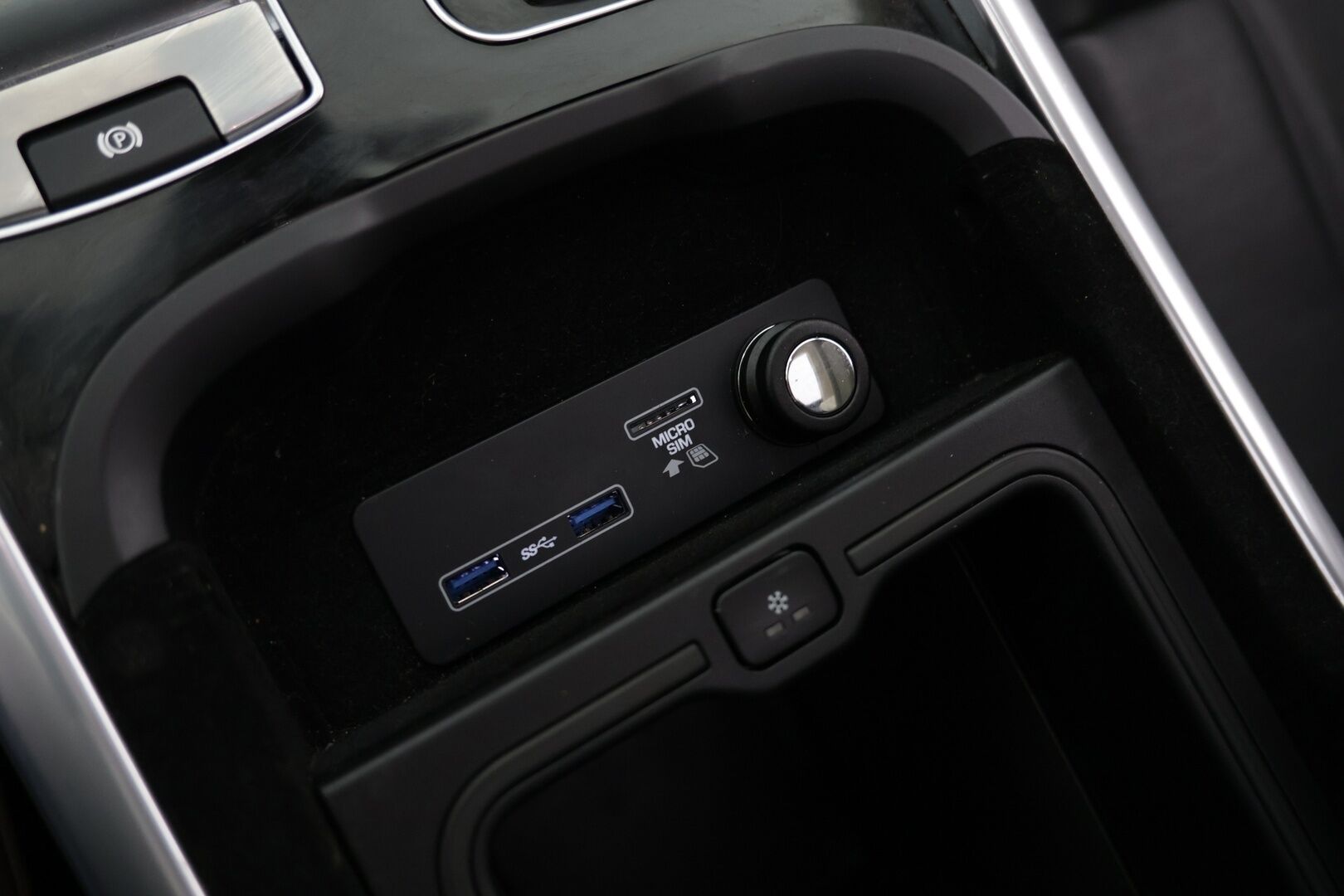 Land Rover Range Rover Sport 2020 P400e Plug-in Hybrid Autobiography Dynamic *Harvinainen Suomiauto!* - Acc / Panorama / Meridian / Webasto / Adaptive Dynamics / Hierovat ja ilmastoidut istuimet 