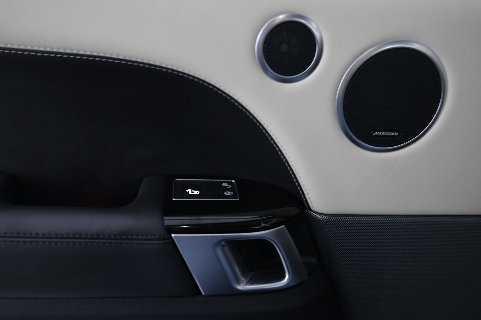 Land Rover Range Rover Sport 2020 P400e Plug-in Hybrid Autobiography Dynamic *Harvinainen Suomiauto!* - Acc / Panorama / Meridian / Webasto / Adaptive Dynamics / Hierovat ja ilmastoidut istuimet 