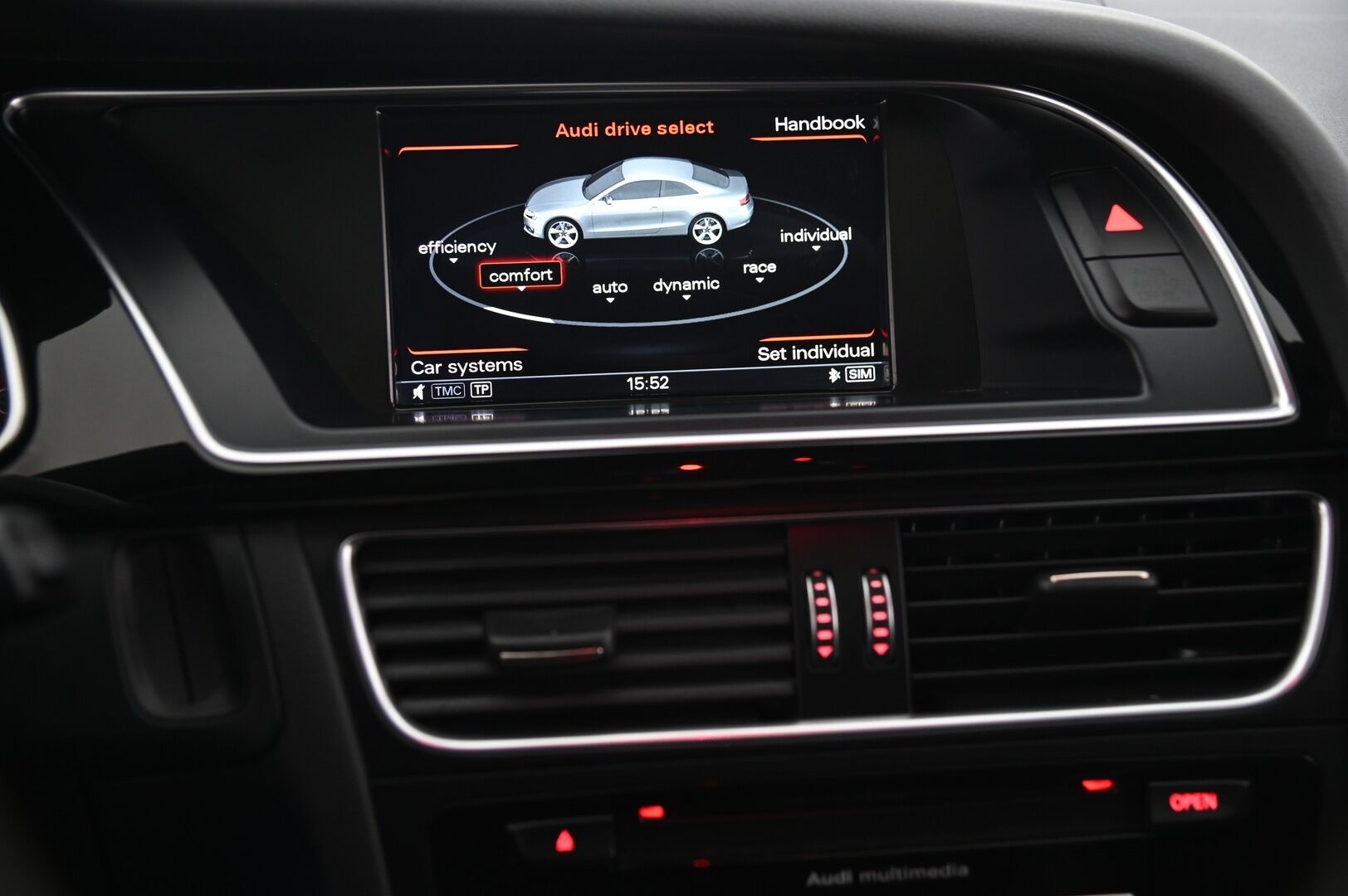 Audi A5 2016 Coupe 2.0 TFSI 165kW quattro S tronic S-Line *ACC/  Pa-lämmitin/  Nahka-alcantara/  Carplay/ Lasikattoluukku* - 2x hyvät renkaat / Juuri leimattu / Juuri huollettu / Kessy