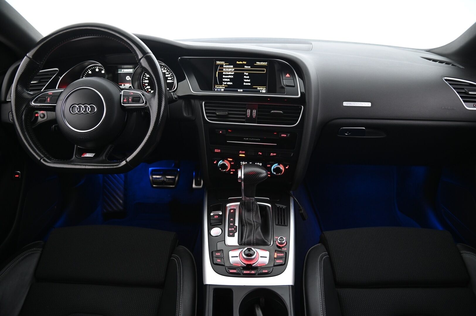 Audi A5 2016 Coupe 2.0 TFSI 165kW quattro S tronic S-Line *ACC/  Pa-lämmitin/  Nahka-alcantara/  Carplay/ Lasikattoluukku* - 2x hyvät renkaat / Juuri leimattu / Juuri huollettu / Kessy