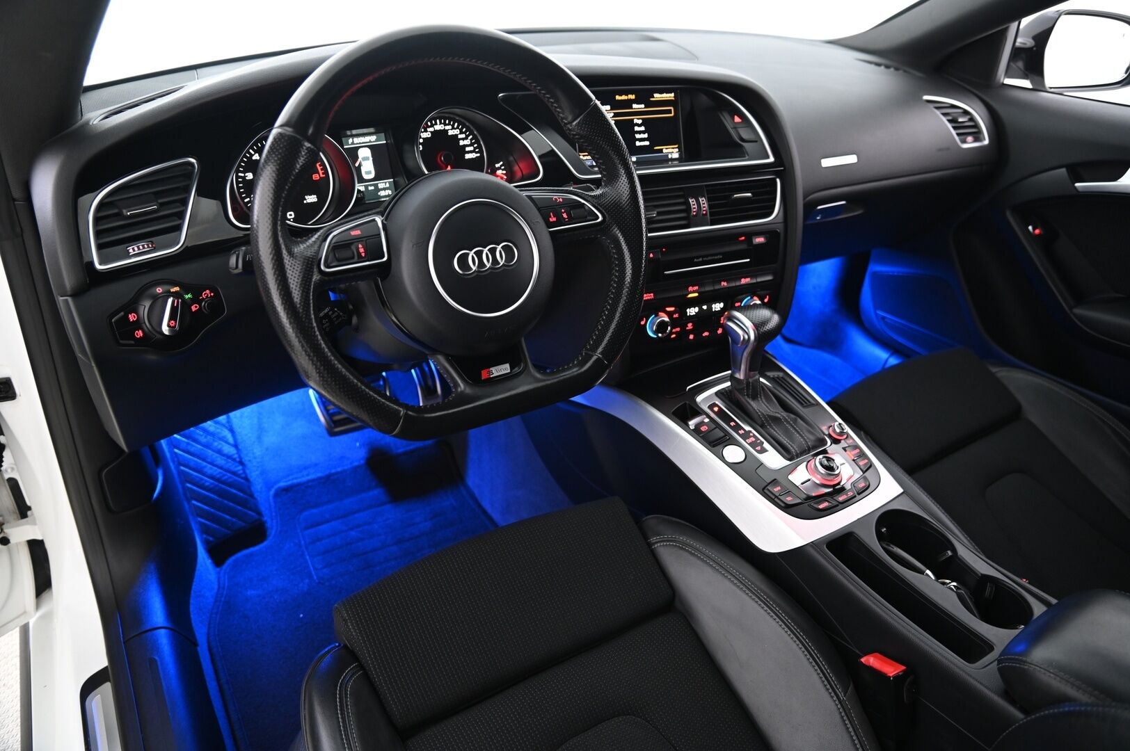 Audi A5 2016 Coupe 2.0 TFSI 165kW quattro S tronic S-Line *ACC/  Pa-lämmitin/  Nahka-alcantara/  Carplay/ Lasikattoluukku* - 2x hyvät renkaat / Juuri leimattu / Juuri huollettu / Kessy