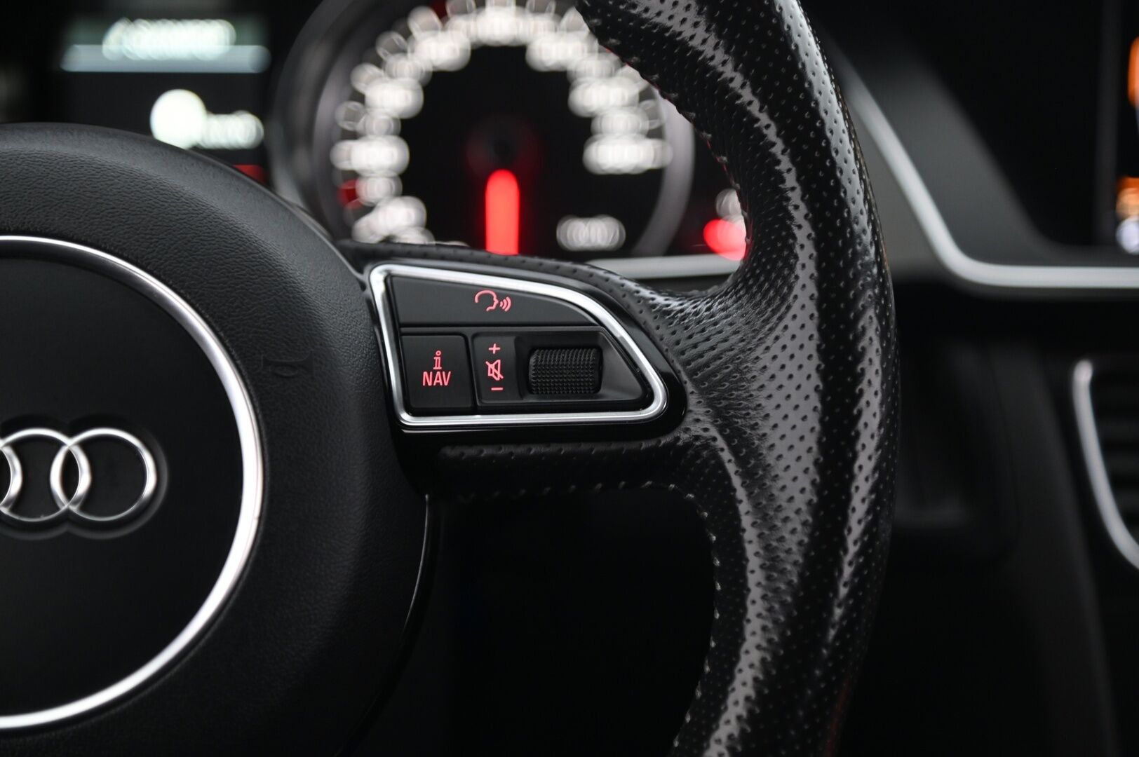 Audi A5 2016 Coupe 2.0 TFSI 165kW quattro S tronic S-Line *ACC/  Pa-lämmitin/  Nahka-alcantara/  Carplay/ Lasikattoluukku* - 2x hyvät renkaat / Juuri leimattu / Juuri huollettu / Kessy