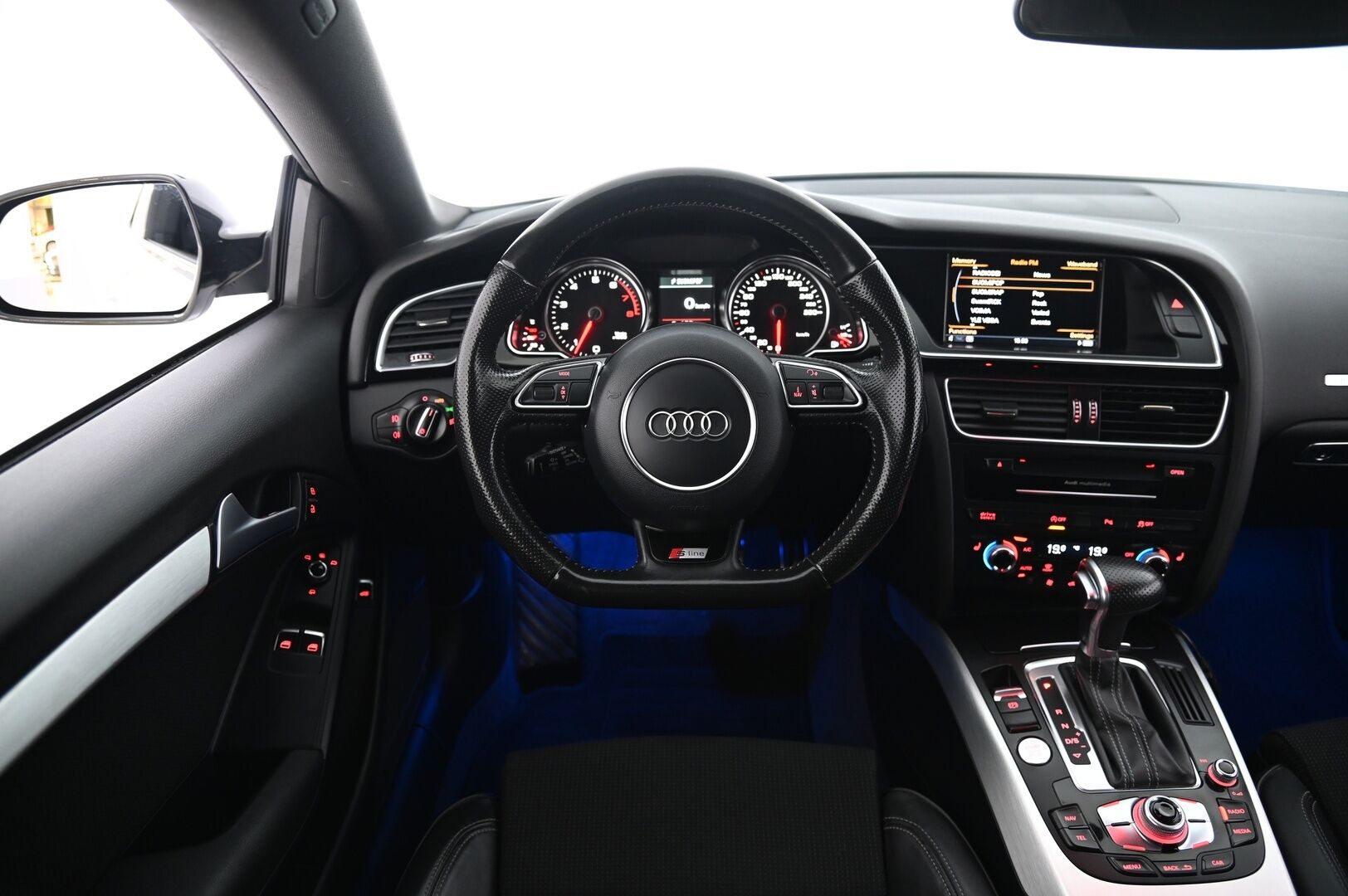 Audi A5 2016 Coupe 2.0 TFSI 165kW quattro S tronic S-Line *ACC/  Pa-lämmitin/  Nahka-alcantara/  Carplay/ Lasikattoluukku* - 2x hyvät renkaat / Juuri leimattu / Juuri huollettu / Kessy