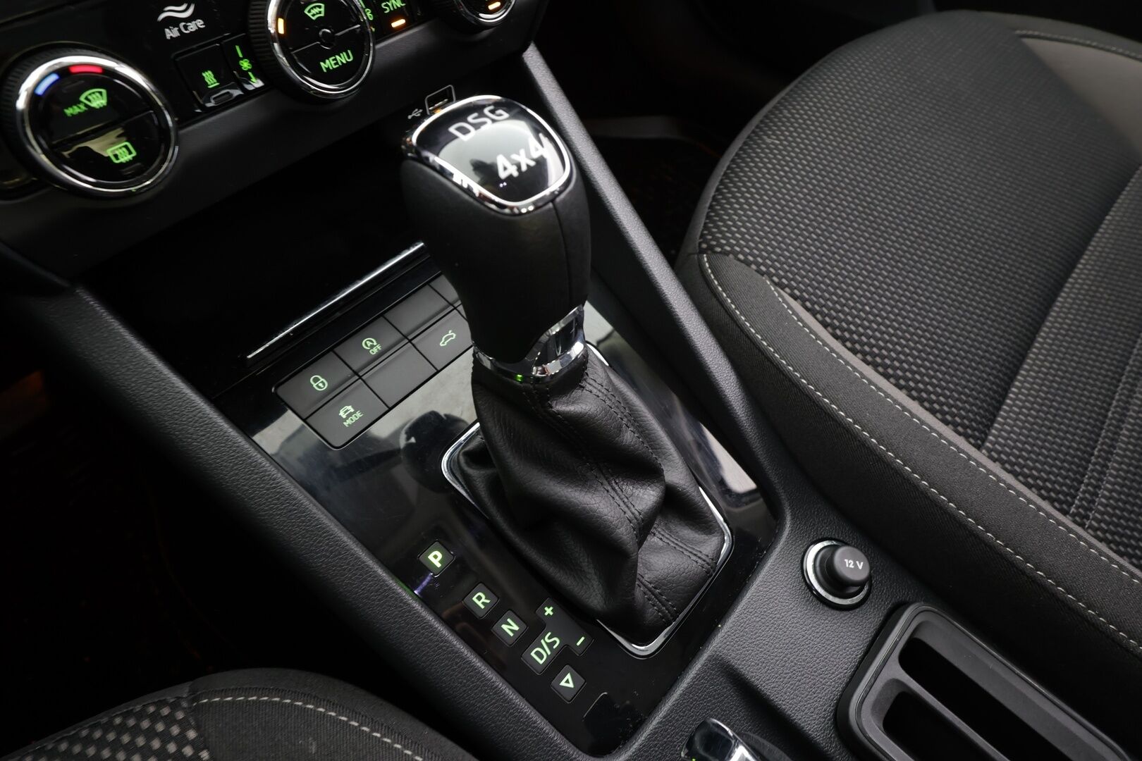 Skoda Octavia 2020 Combi 2,0 TDI 184 4x4 Scout BusinessLine DSG * ACC / Webasto / P.Kamera / Koukku /  Muistipenkki / LED / Kaistavahti * - Kahdet Renkaat / 1-om Suomi-auto - HULLUT JOULUT KORKOTARJOUS 2,49% 