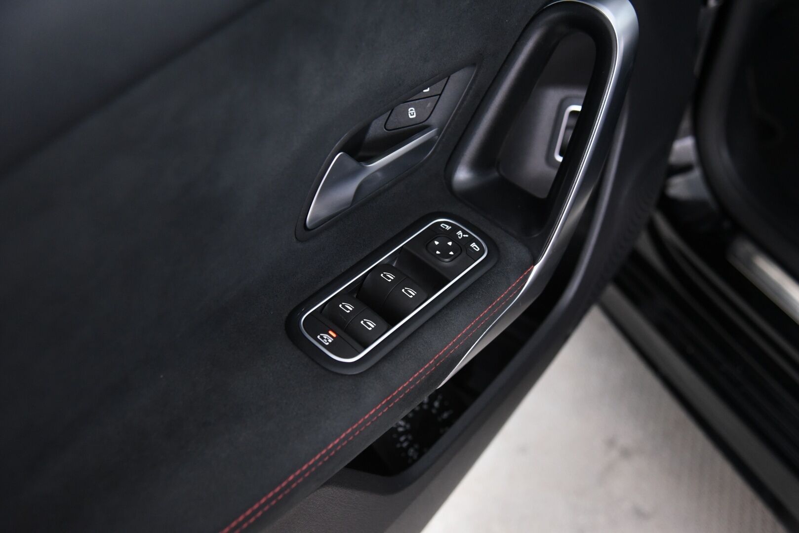 Mercedes-Benz A 2020 250 e A Business AMG Edition EQ Power / Suomi-Auto / P-Kamera / Vakkari / NAVI / LED / App-Connect - AMG sisä- ja ulkopaketilla! / Sähkökantama jopa 72km ! - HULLUT BLACKWEEK JATKOT - KORKOTARJOUS 2,49%