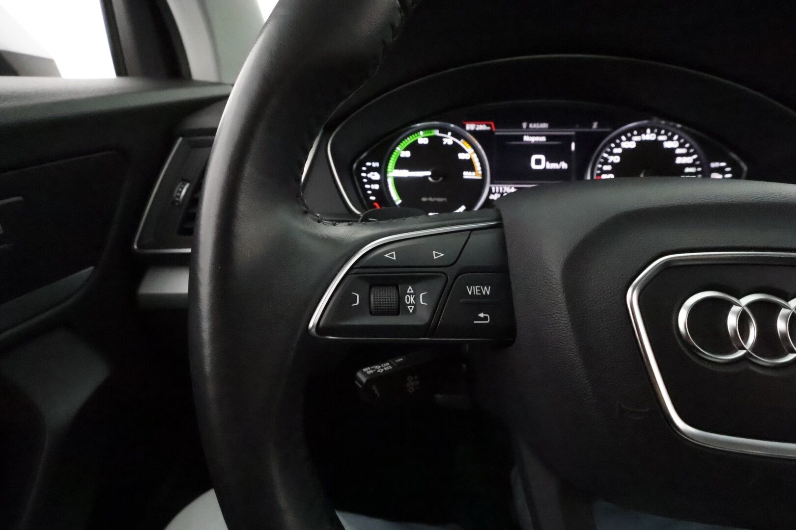 Audi Q5 2020 Launch Edition 55 TFSI e quattro S Line **Ilma-alusta / Matrix LED / Sporttipenkit / Koukku / Keyless / Apple&Android**