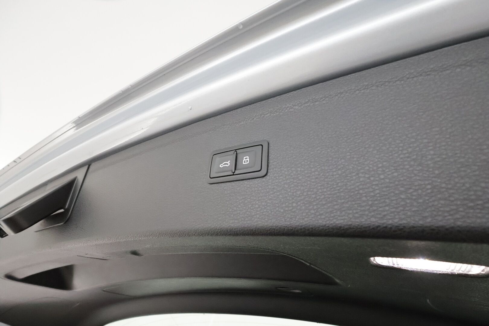Audi Q5 2020 Launch Edition 55 TFSI e quattro S Line **Ilma-alusta / Matrix LED / Sporttipenkit / Koukku / Keyless / Apple&Android**