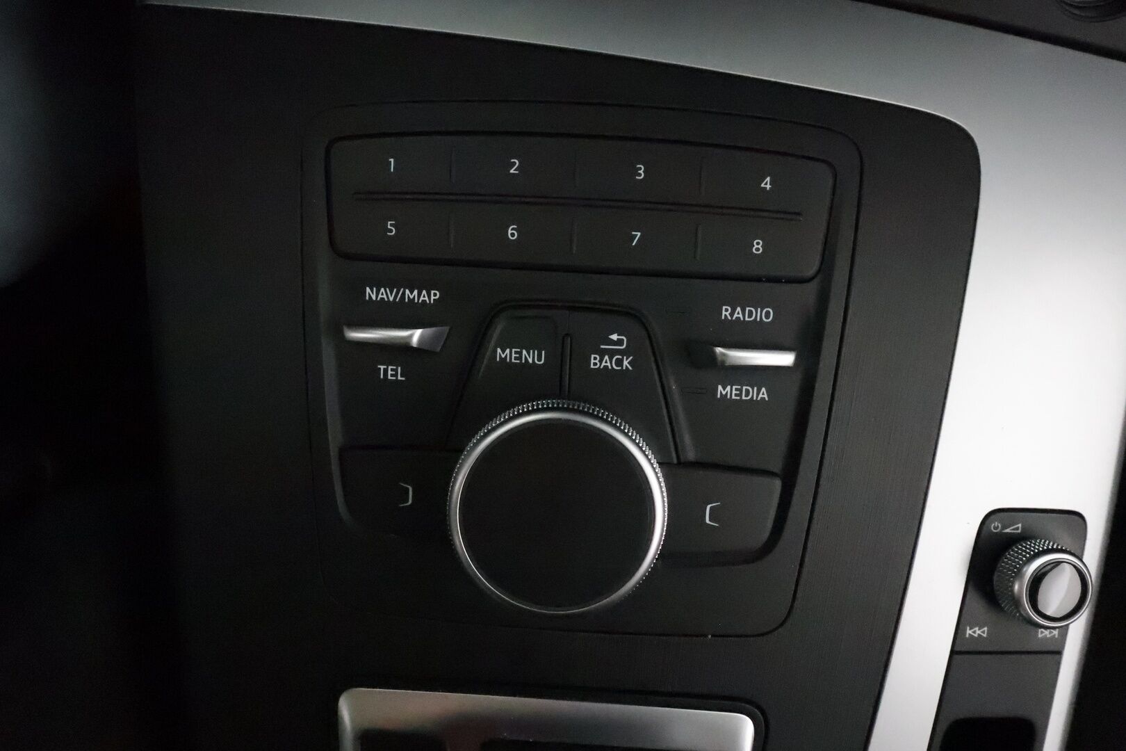 Audi Q5 2020 Launch Edition 55 TFSI e quattro S Line **Ilma-alusta / Matrix LED / Sporttipenkit / Koukku / Keyless / Apple&Android**