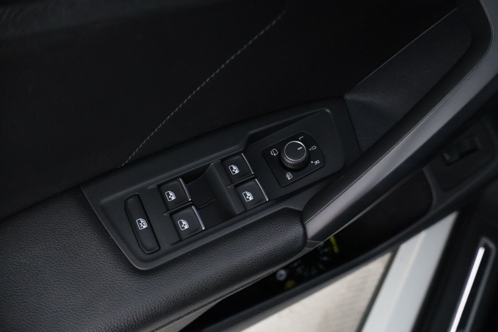 Seat Tarraco 2020 2,0 TDI 150 4DRIVE Xcellence * Adapt.vakkari / Vetokoukku / P-Kamera / Webasto / Nahkapenkit * - *Merkkihuollettu / Jakopää tehty 12/25 / Mukaan kahdet hyväkuntoiset renkaat alumiinivanteilla 7 Juuri katsastettu *