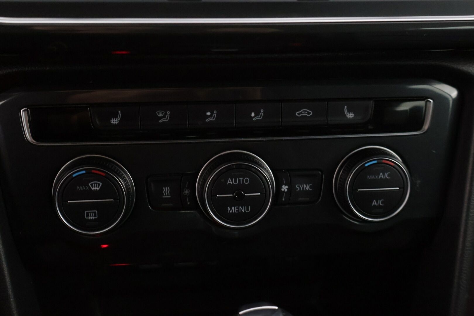 Seat Tarraco 2020 2,0 TDI 150 4DRIVE Xcellence * Adapt.vakkari / Vetokoukku / P-Kamera / Webasto / Nahkapenkit * - *Merkkihuollettu / Jakopää tehty 12/25 / Mukaan kahdet hyväkuntoiset renkaat alumiinivanteilla 7 Juuri katsastettu *