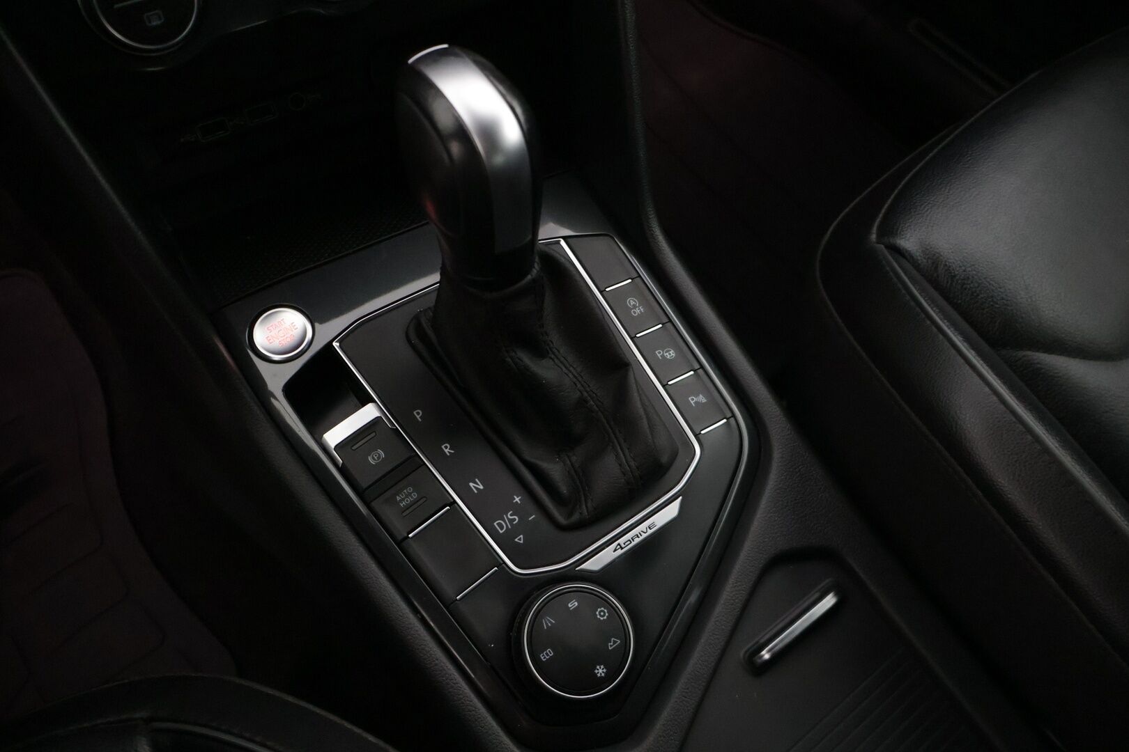 Seat Tarraco 2020 2,0 TDI 150 4DRIVE Xcellence * Adapt.vakkari / Vetokoukku / P-Kamera / Webasto / Nahkapenkit * - *Merkkihuollettu / Jakopää tehty 12/25 / Mukaan kahdet hyväkuntoiset renkaat alumiinivanteilla 7 Juuri katsastettu *