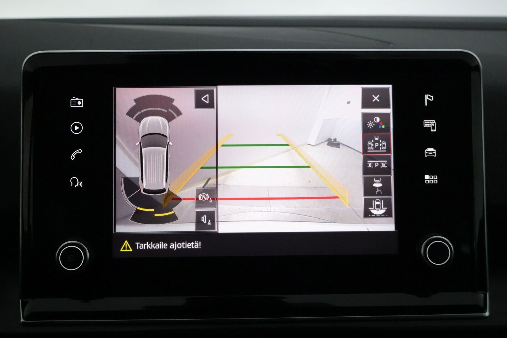 Seat Tarraco 2020 2,0 TDI 150 4DRIVE Xcellence * Adapt.vakkari / Vetokoukku / P-Kamera / Webasto / Nahkapenkit * - *Merkkihuollettu / Jakopää tehty 12/25 / Mukaan kahdet hyväkuntoiset renkaat alumiinivanteilla 7 Juuri katsastettu *