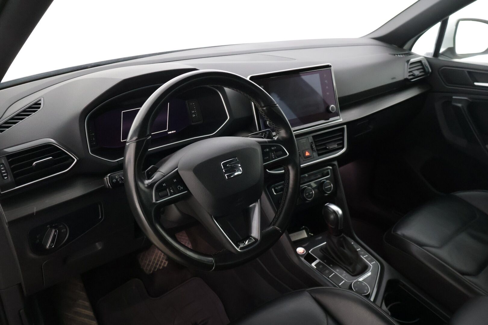 Seat Tarraco 2020 2,0 TDI 150 4DRIVE Xcellence * Adapt.vakkari / Vetokoukku / P-Kamera / Webasto / Nahkapenkit * - *Merkkihuollettu / Jakopää tehty 12/25 / Mukaan kahdet hyväkuntoiset renkaat alumiinivanteilla 7 Juuri katsastettu *