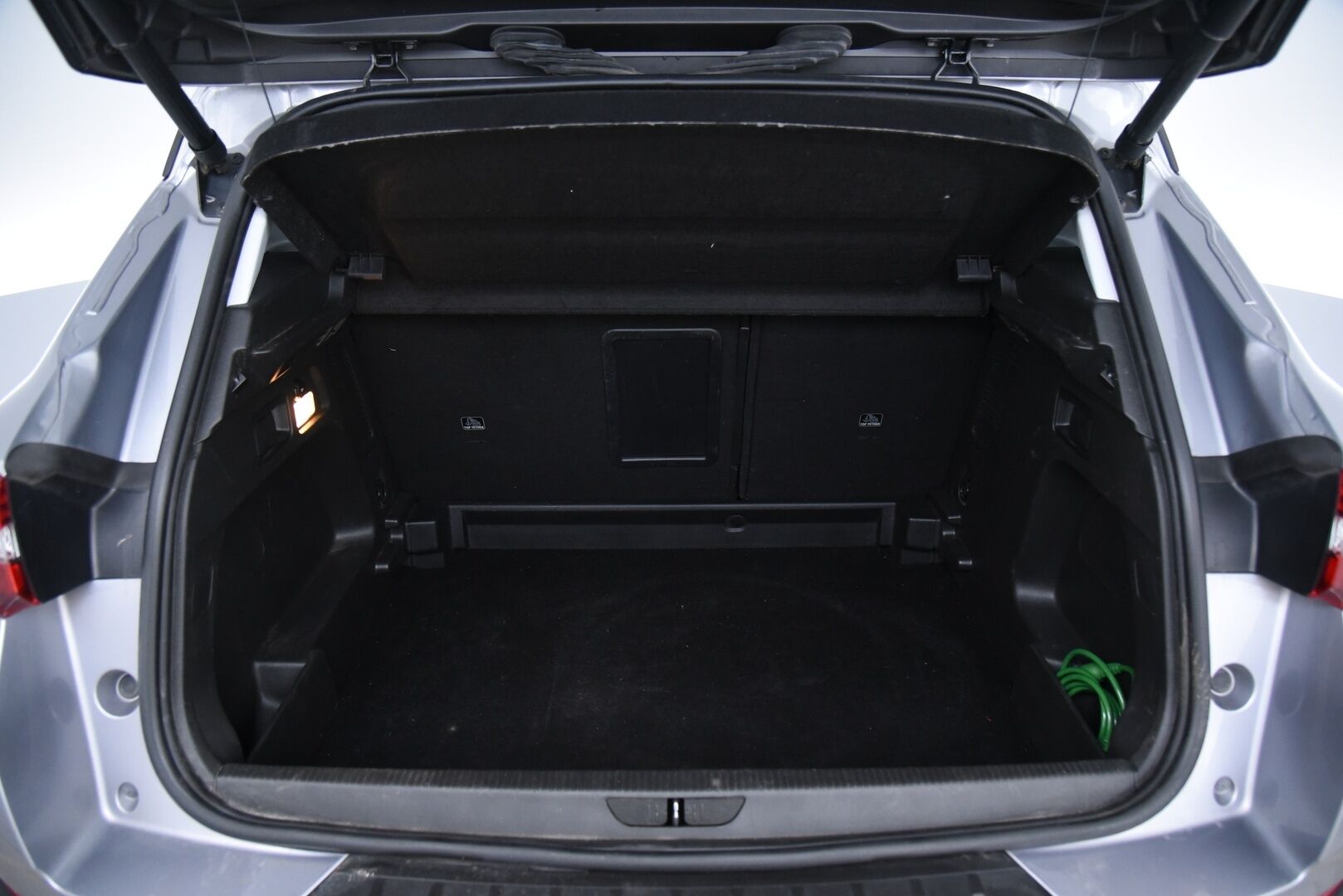 Opel Grandland X 2021 Innovation Plus 130 Turbo A / Matrix-LED / AGR-istuimet / Blis / Vakkari - 1-omisteinen Suomi-auto! / Sähk. takaluukku / 2x Aluvanteet