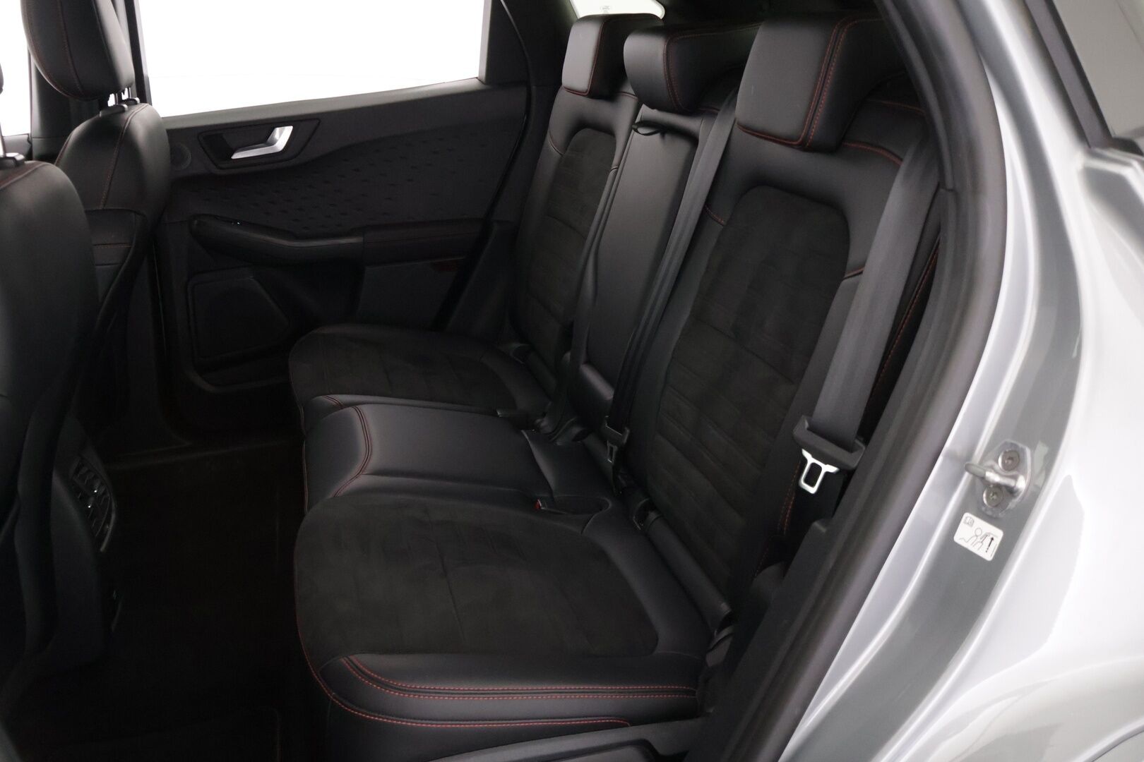 Ford Kuga 2020 2,5 (PHEV) 225hv CVT FWD ST-Line X Launch Edition 5-ovinen */ Adapt. vakkari / B&O / P.kamera / Koukku / Esilämmitin / Läm. tuulilasi /* - Akku kuntotarkastettu / Juuri katsastettu / 2x renkaat