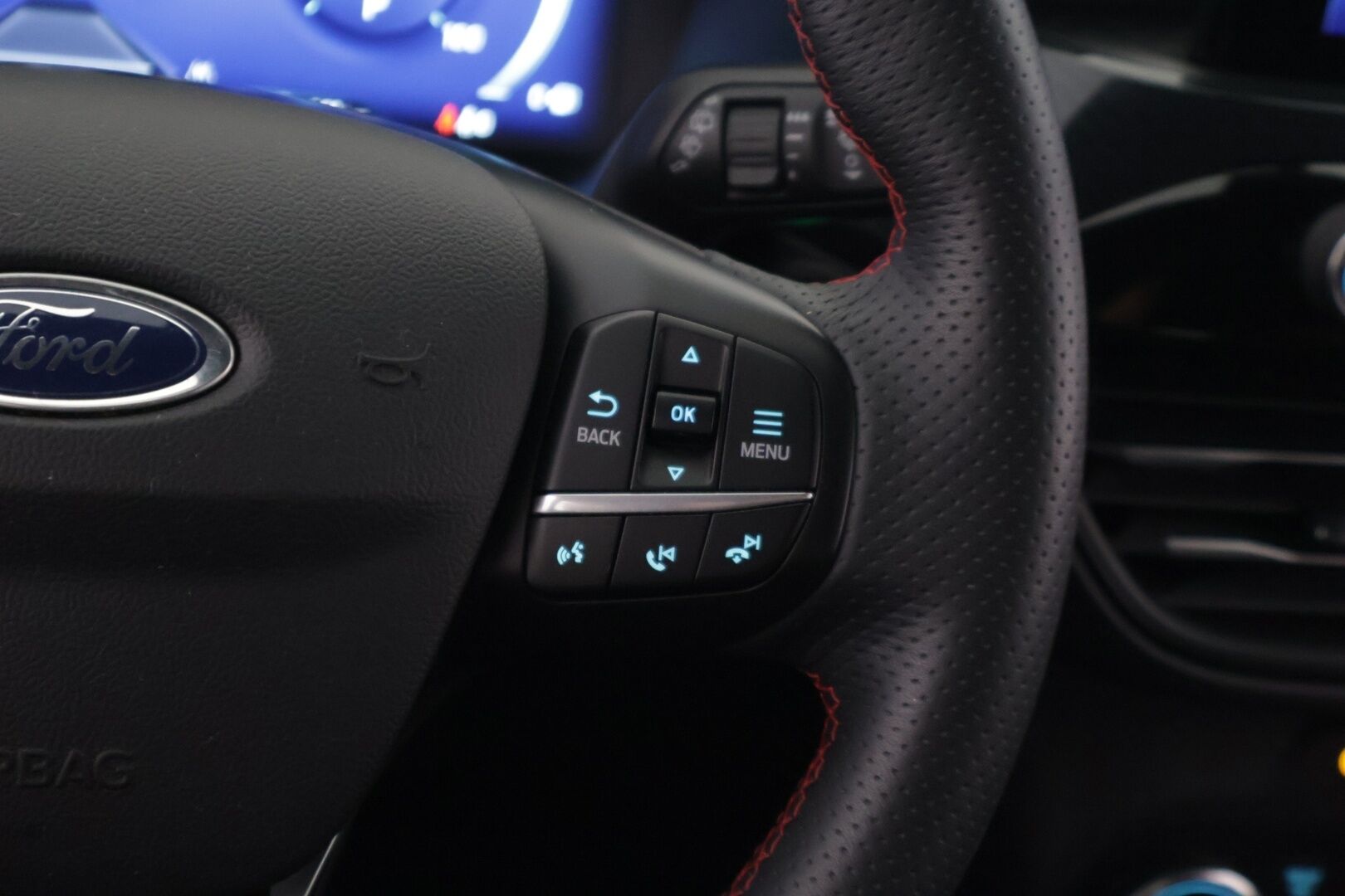 Ford Kuga 2020 2,5 (PHEV) 225hv CVT FWD ST-Line X Launch Edition 5-ovinen */ Adapt. vakkari / B&O / P.kamera / Koukku / Esilämmitin / Läm. tuulilasi /* - Akku kuntotarkastettu / Juuri katsastettu / 2x renkaat