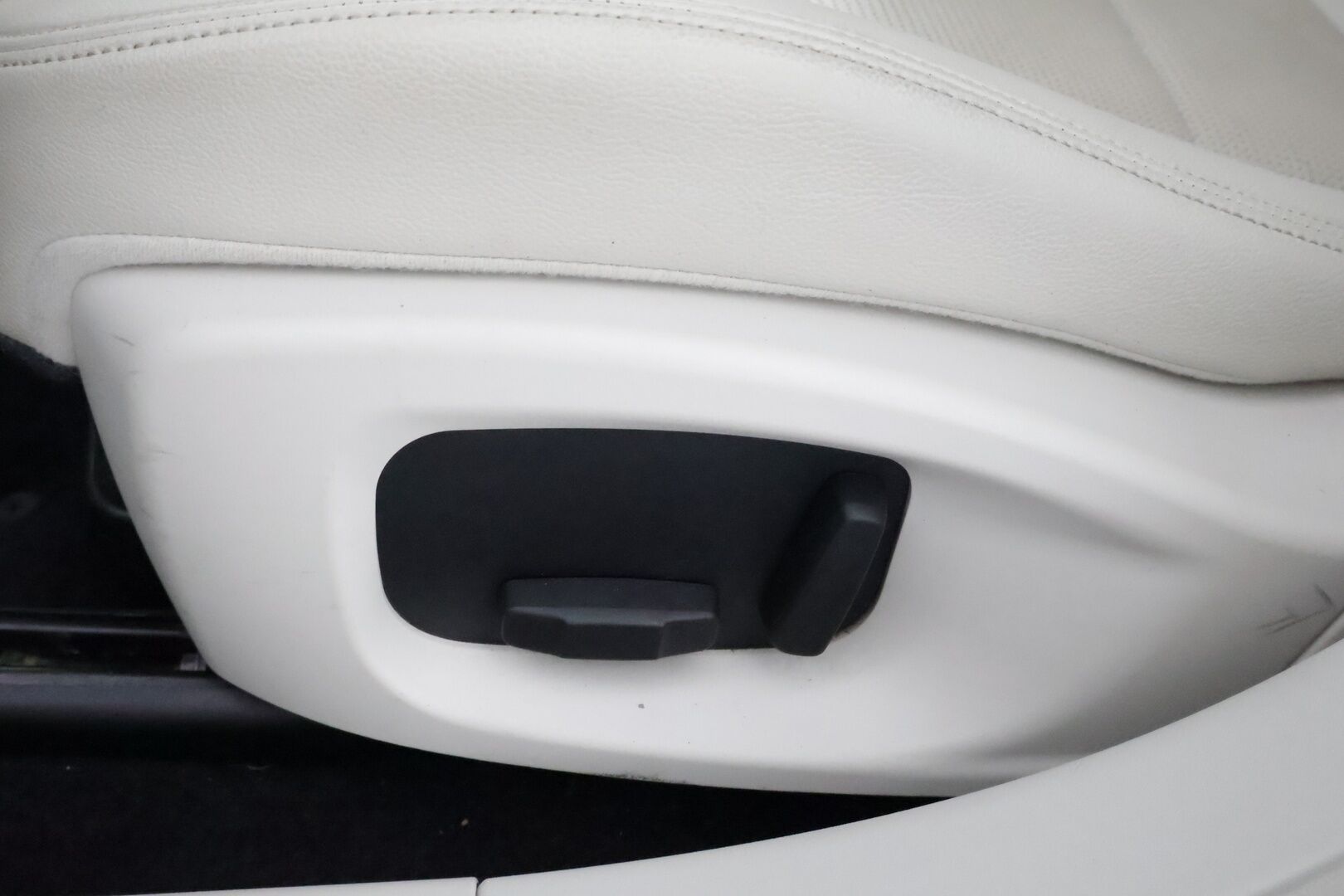 Jaguar I-PACE 2020 SE - YritysOutlet - Myydään vain yrityksille - - YritysOutlet - Myydään vain yrityksille