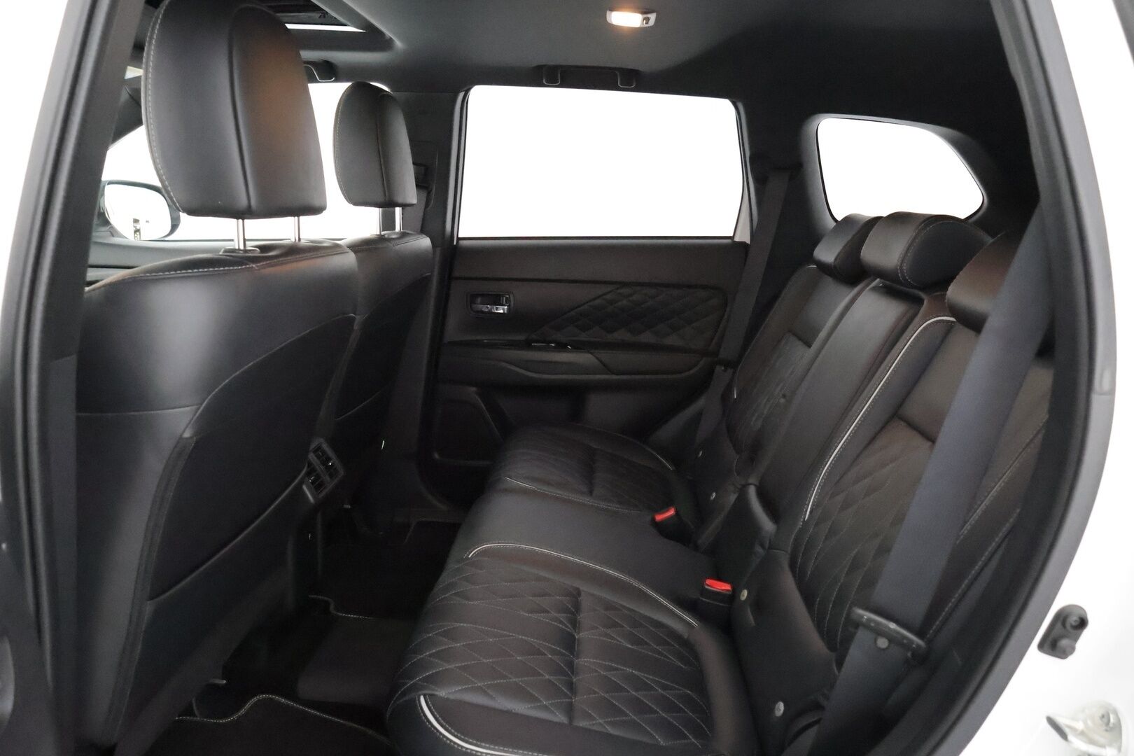 Mitsubishi Outlander PHEV 2019 Business X 4WD 5P - Juuri huollettu 120tkm iso huolto / Facelift / 2 x vanteet - HULLUT AVAJAISHULINAT KORKOTARJOUS 3,29 %