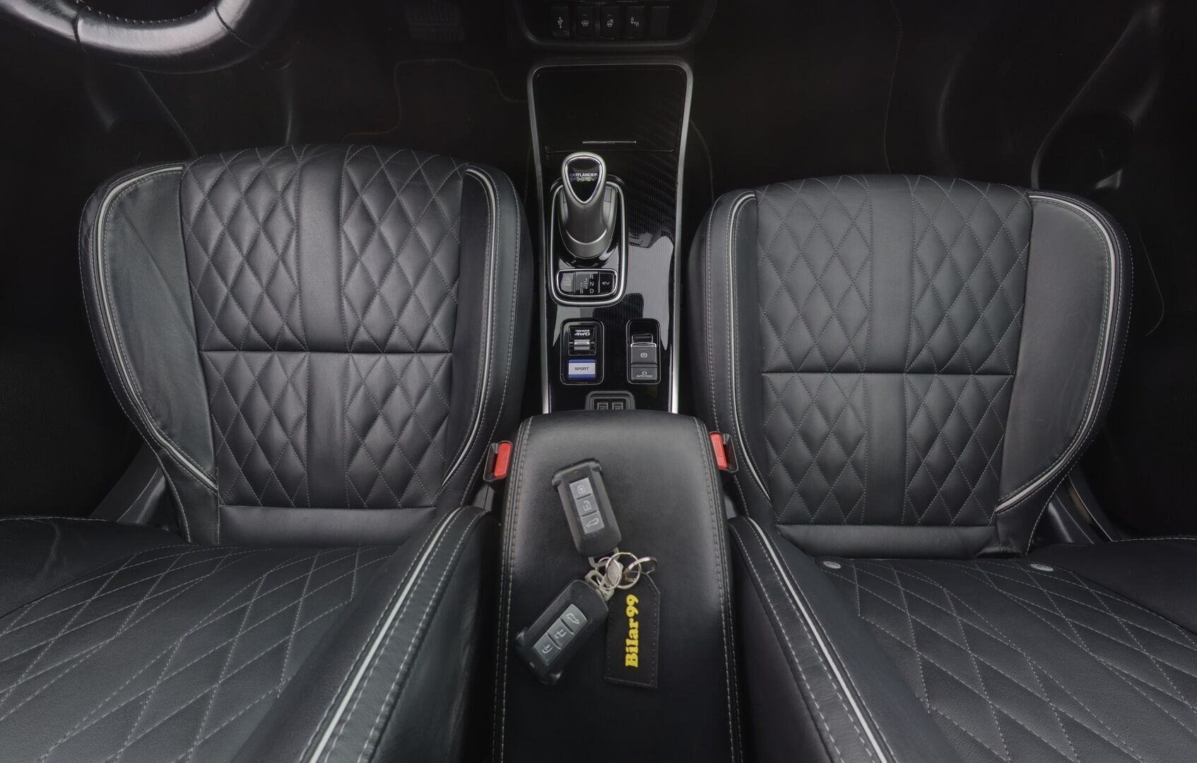 Mitsubishi Outlander PHEV 2019 Business X 4WD 5P - Juuri huollettu 120tkm iso huolto / Facelift / 2 x vanteet - HULLUT AVAJAISHULINAT KORKOTARJOUS 3,29 %